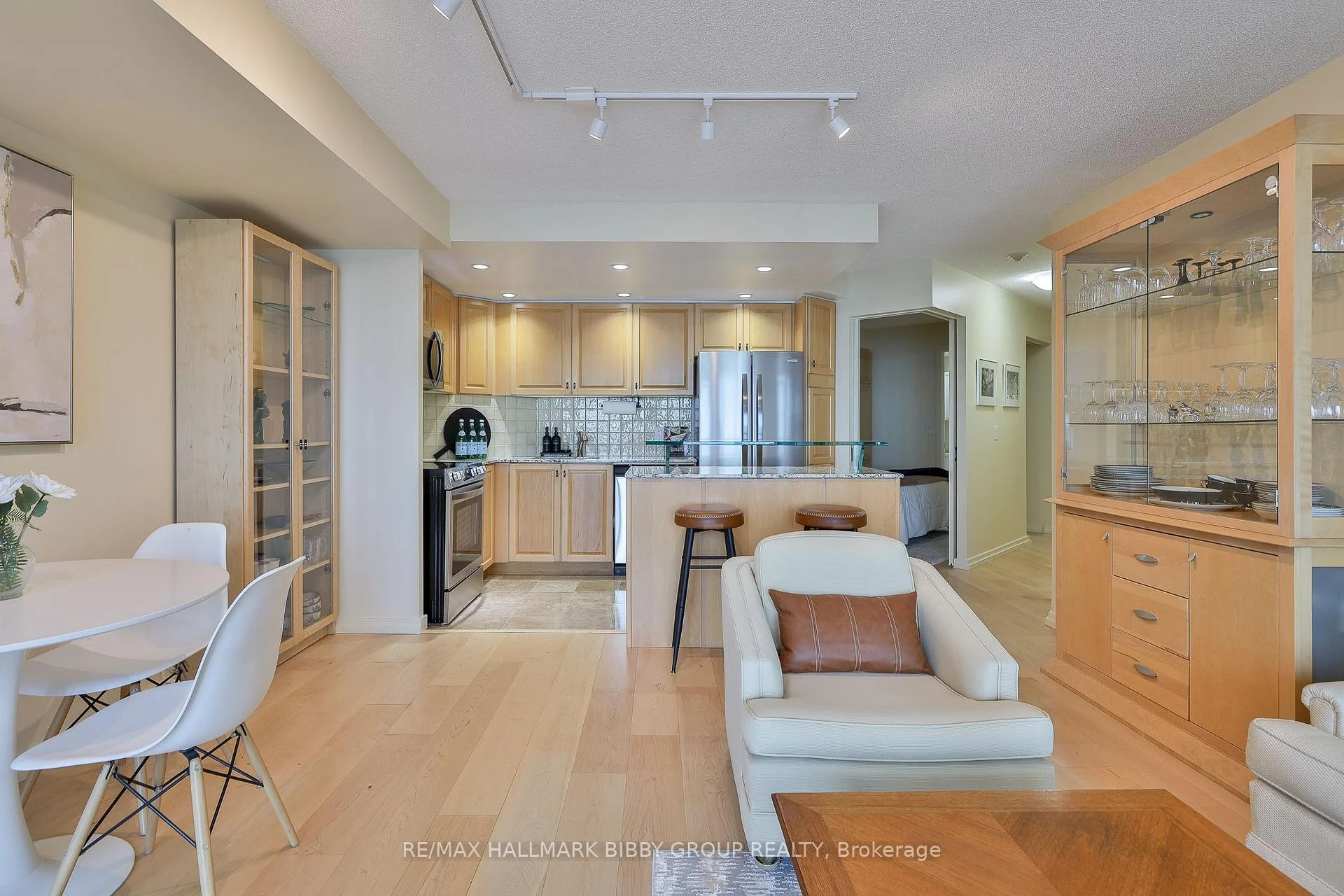 Photo 10 of Unit 1911, 208 Queens Quay W, Toronto, Waterfront Communities — HOMEH