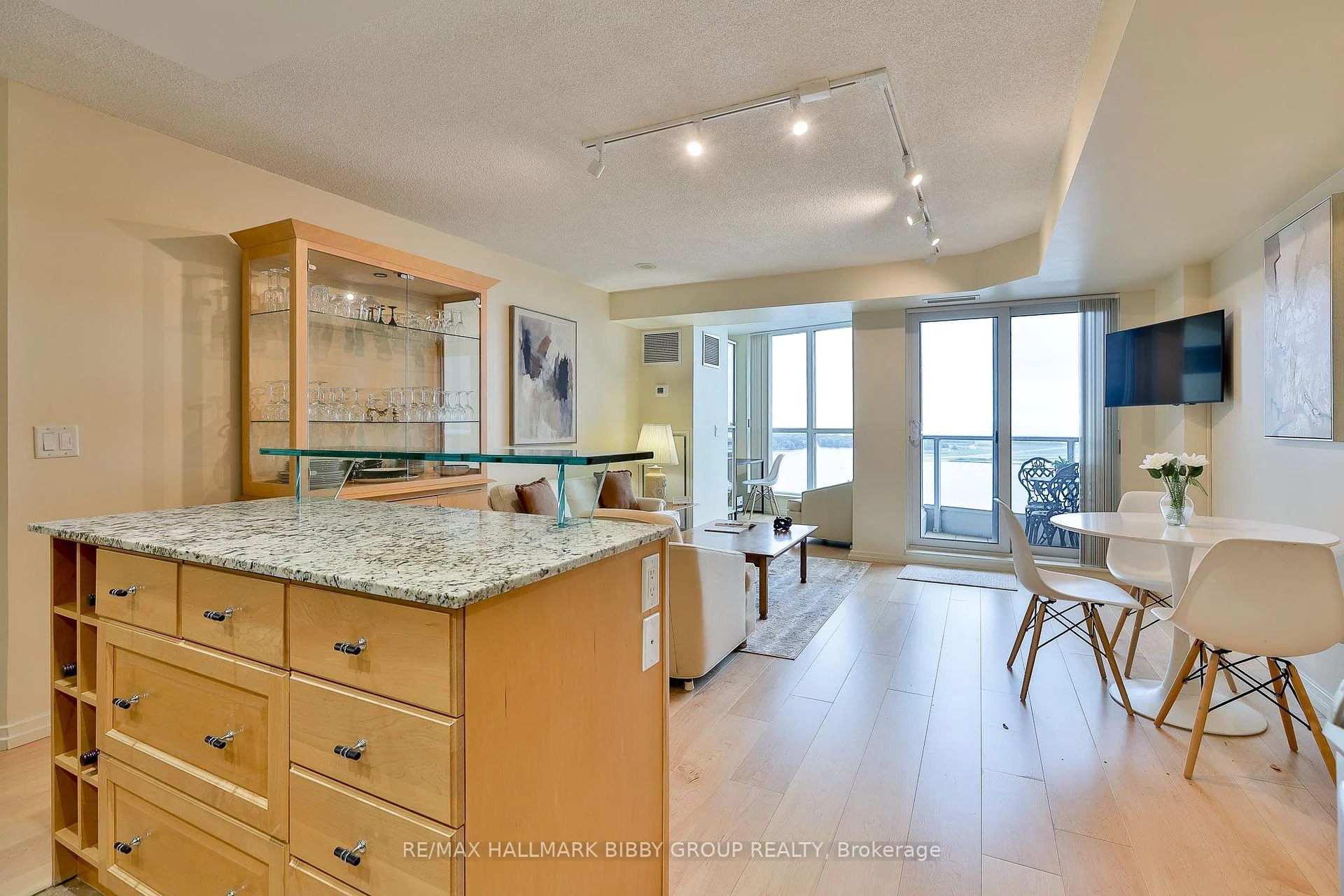 Photo 24 of Unit 1911, 208 Queens Quay W, Toronto, Waterfront Communities — HOMEH