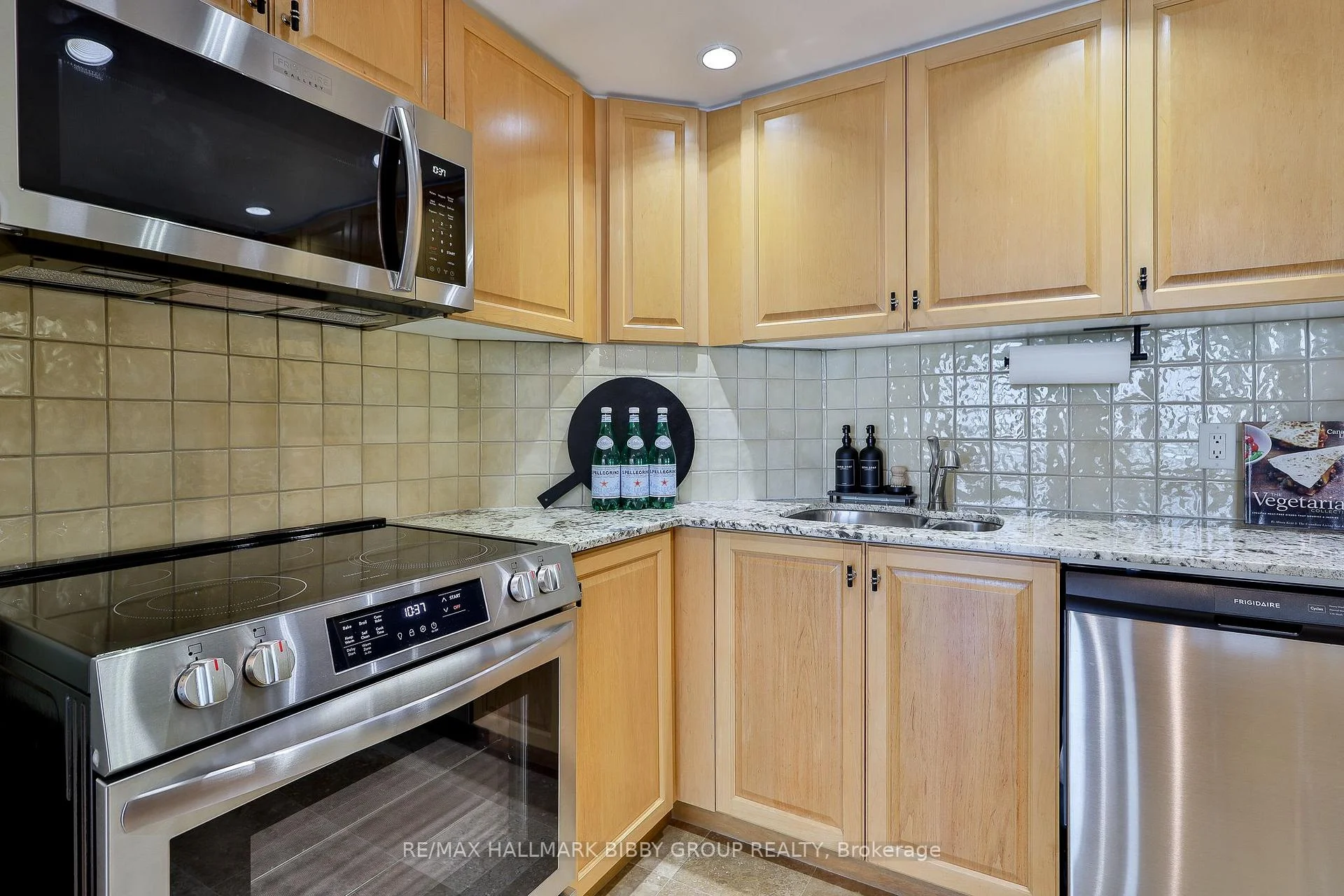 Photo 38 of Unit 1911, 208 Queens Quay W, Toronto, Waterfront Communities — HOMEH
