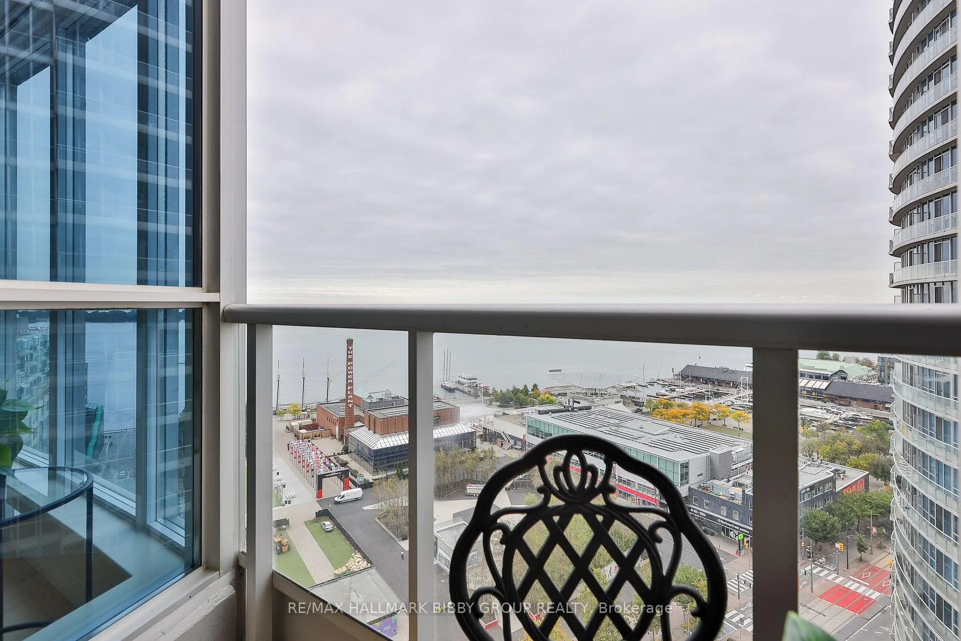 Photo 58 of Unit 1911, 208 Queens Quay W, Toronto, Waterfront Communities — HOMEH