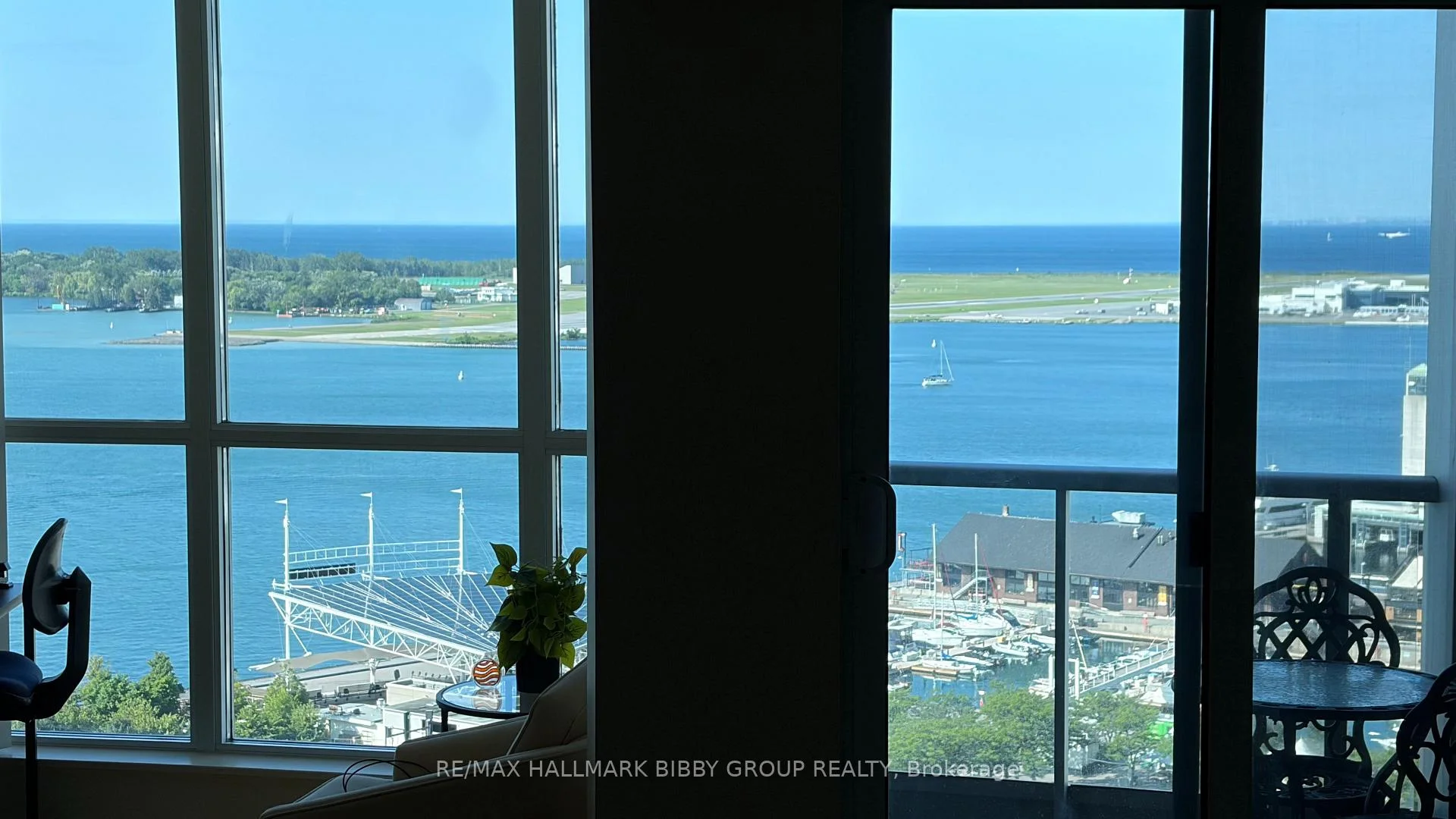 Photo 62 of Unit 1911, 208 Queens Quay W, Toronto, Waterfront Communities — HOMEH