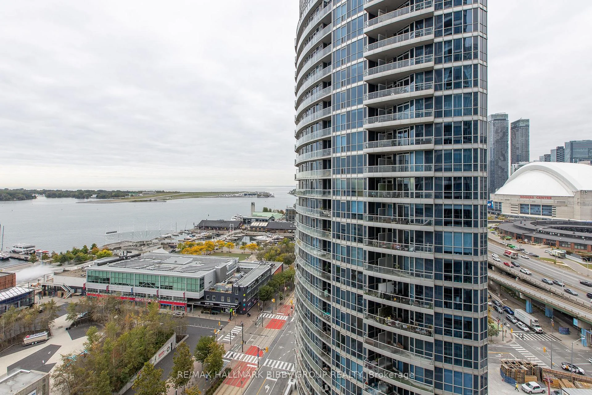 Photo 66 of Unit 1911, 208 Queens Quay W, Toronto, Waterfront Communities — HOMEH