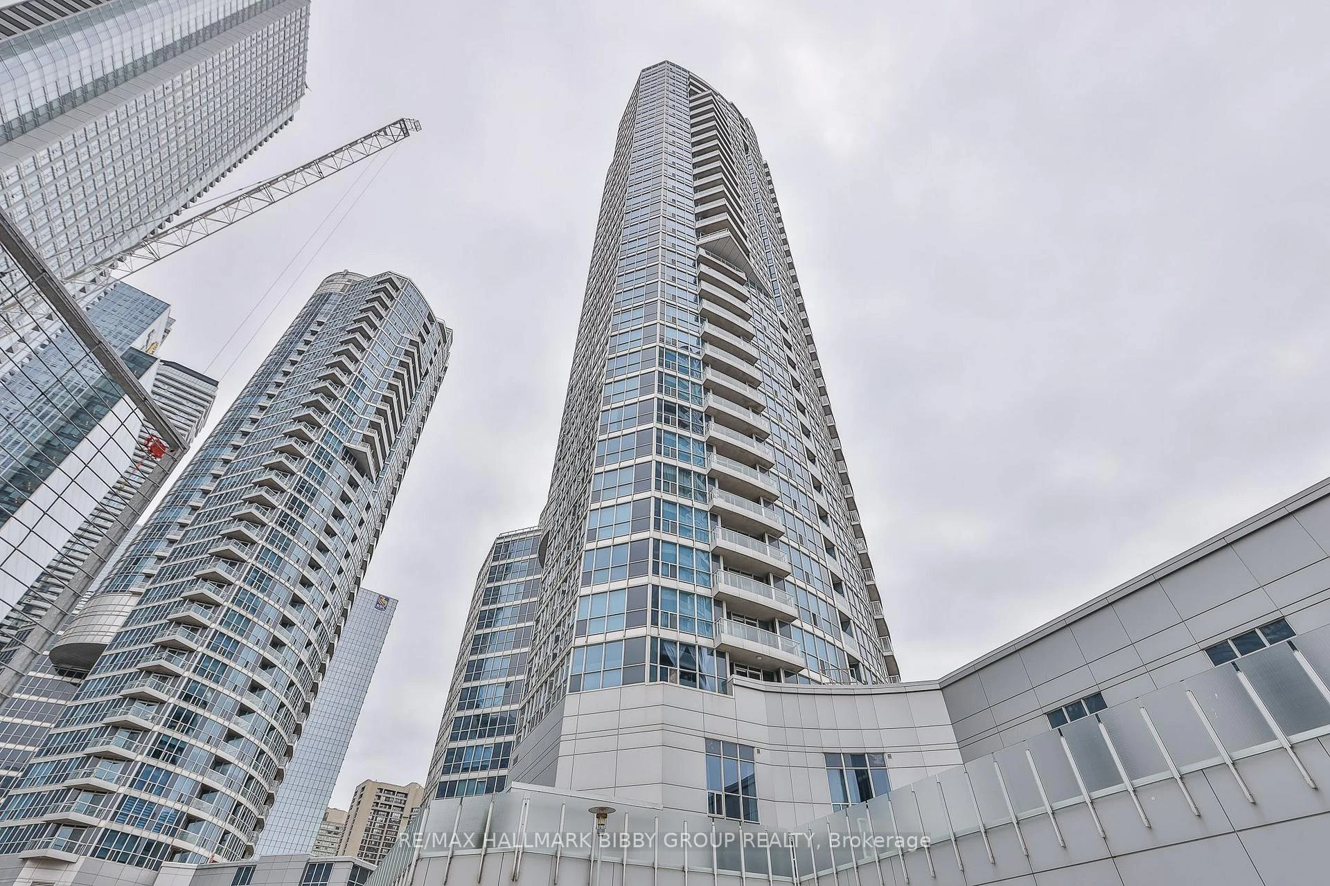 Photo 69 of Unit 1911, 208 Queens Quay W, Toronto, Waterfront Communities — HOMEH