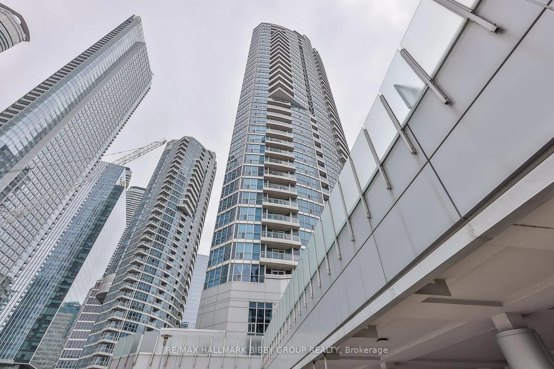 Photo 75 of Unit 1911, 208 Queens Quay W, Toronto, Waterfront Communities — HOMEH