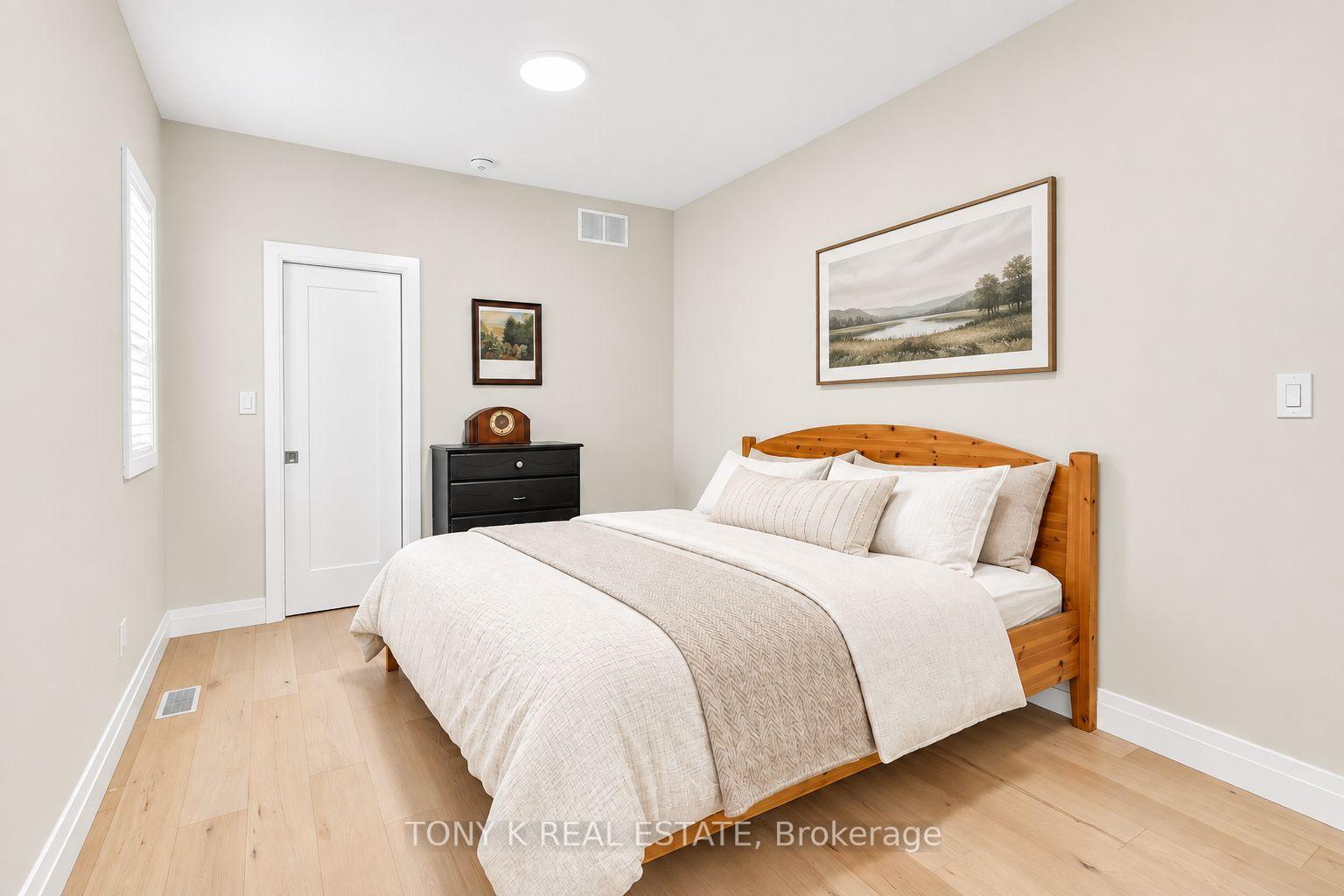 Photo 13 of 8 Georgina Street, Georgina, Sutton & Jackson's Point — HOMEH