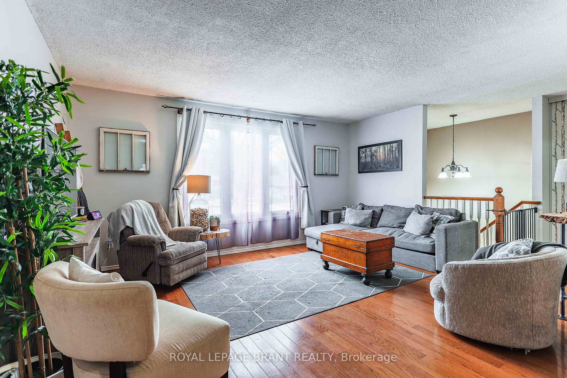 Photo 3 of 156 Ashgrove Avenue, Brant, Brantford Twp — HOMEH