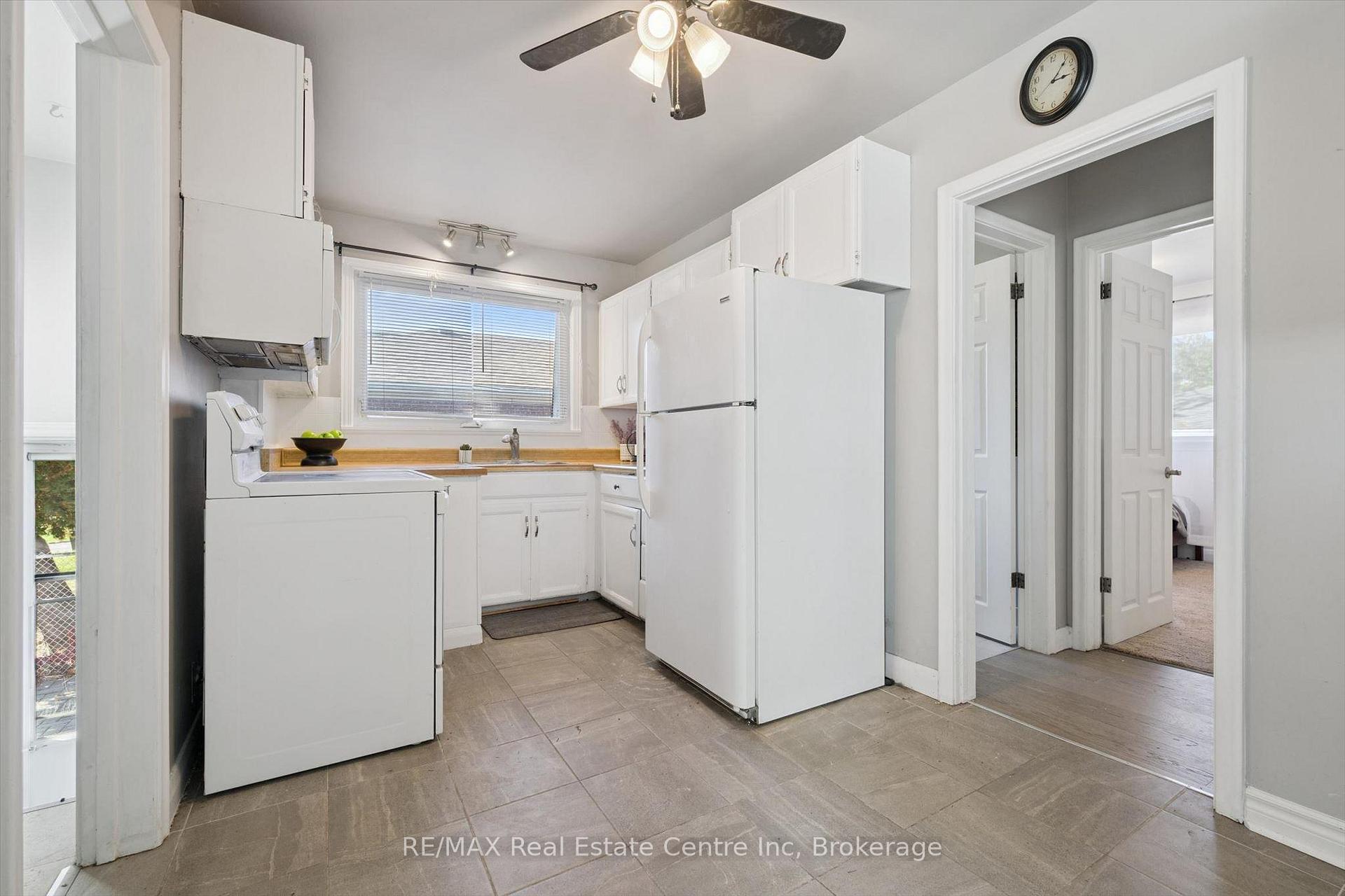 Photo 5 of 41 Prince Charles Street, Halton Hills, Georgetown — HOMEH