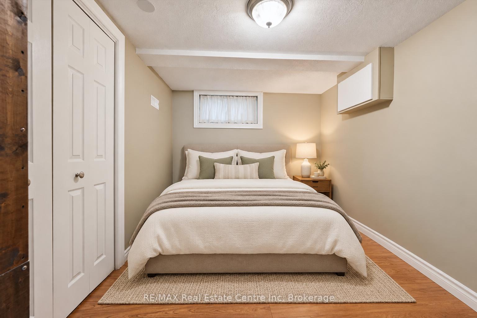 Photo 15 of 41 Prince Charles Street, Halton Hills, Georgetown — HOMEH