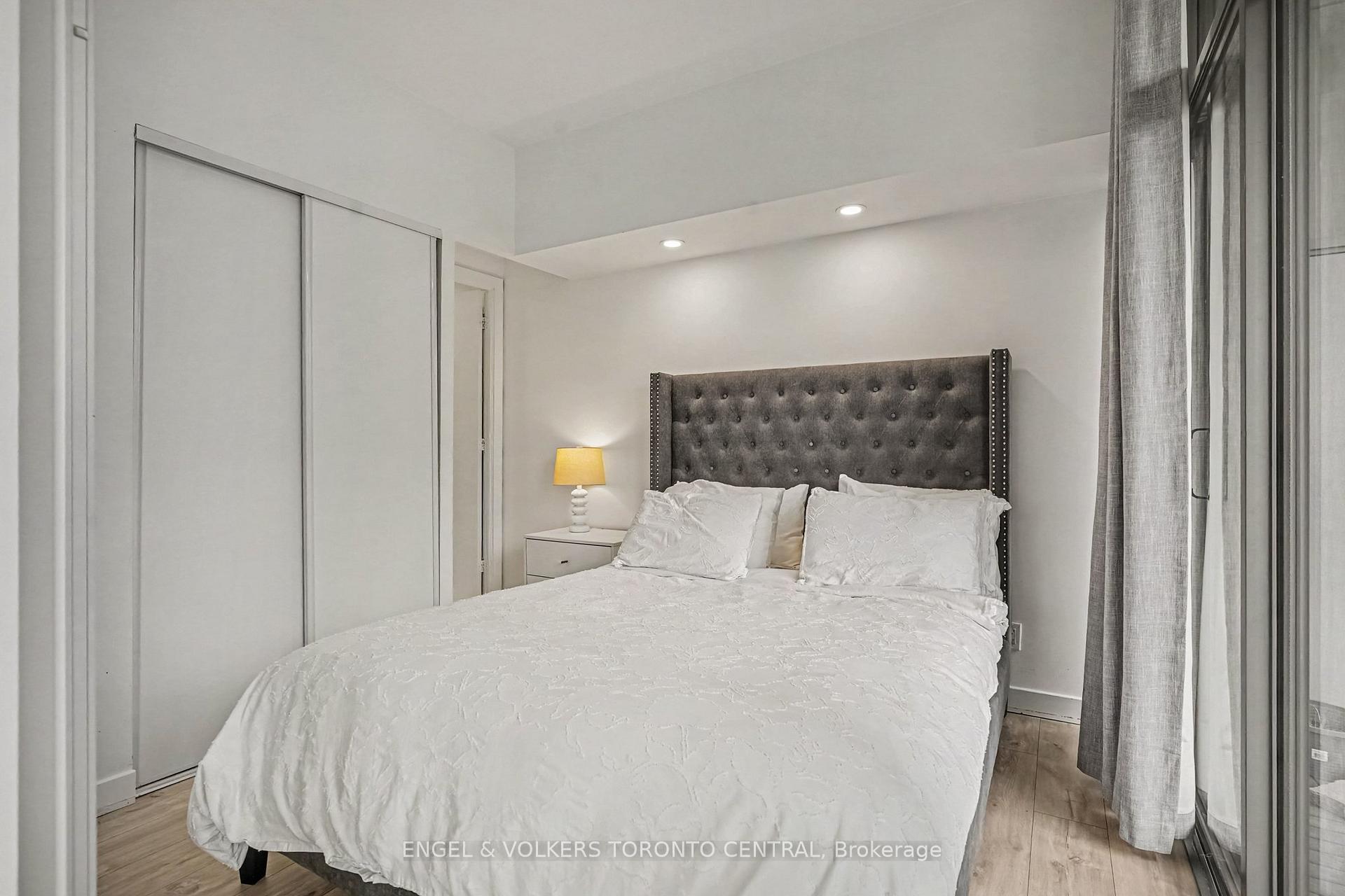 Photo 9 of Unit 1503, 33 Charles Street E, Toronto, Church-Yonge Corridor — HOMEH