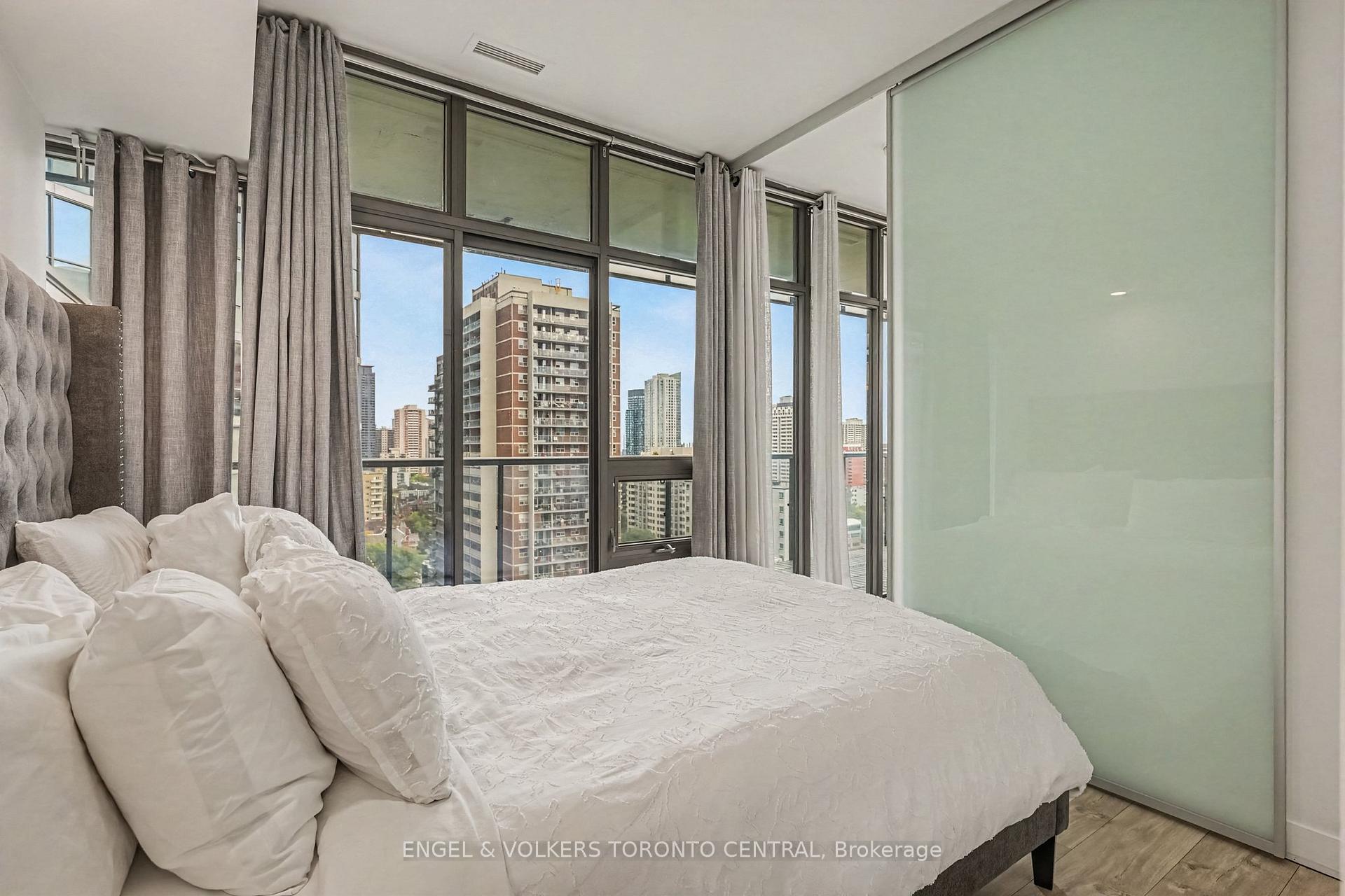 Photo 10 of Unit 1503, 33 Charles Street E, Toronto, Church-Yonge Corridor — HOMEH