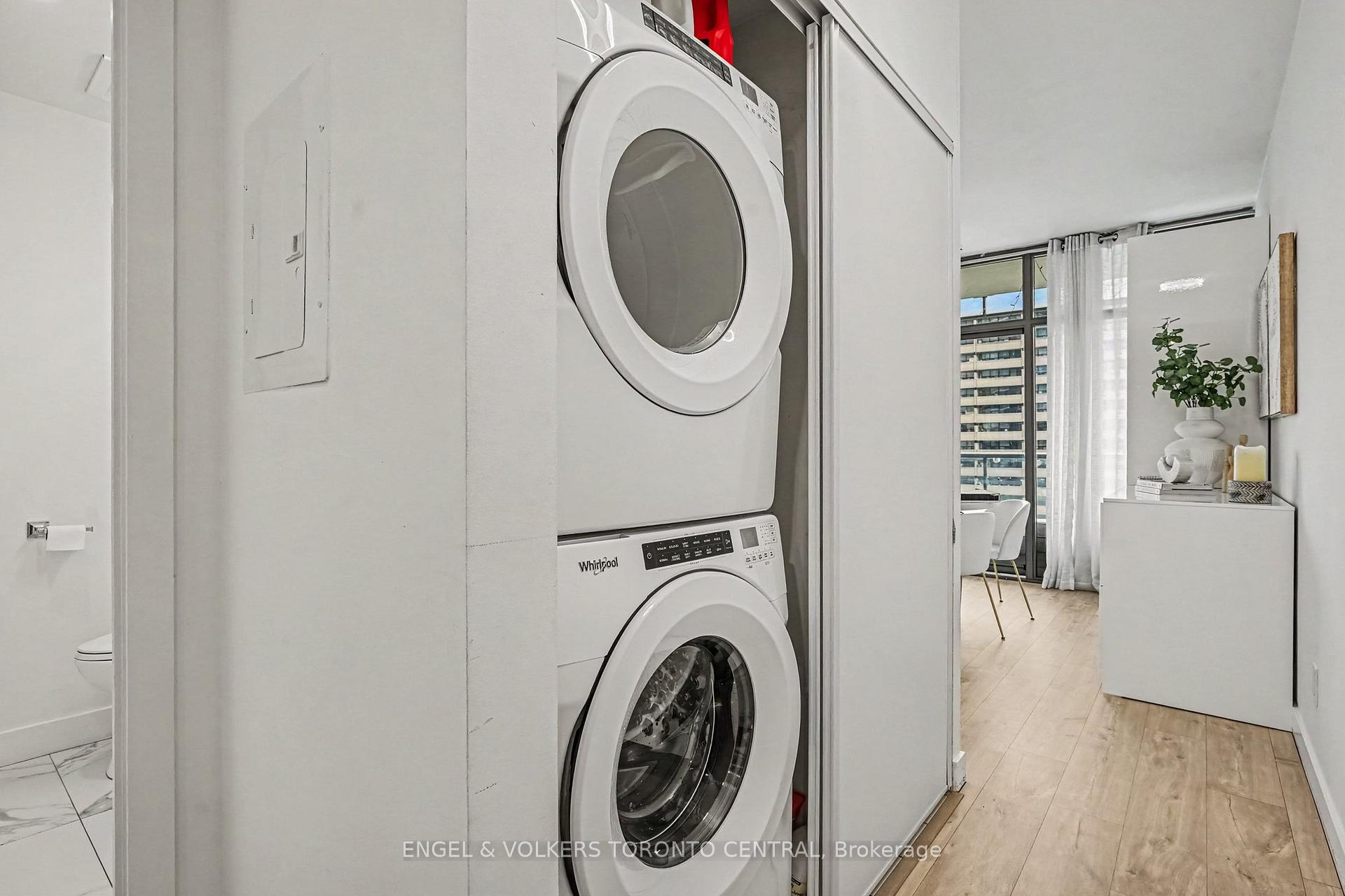 Photo 13 of Unit 1503, 33 Charles Street E, Toronto, Church-Yonge Corridor — HOMEH
