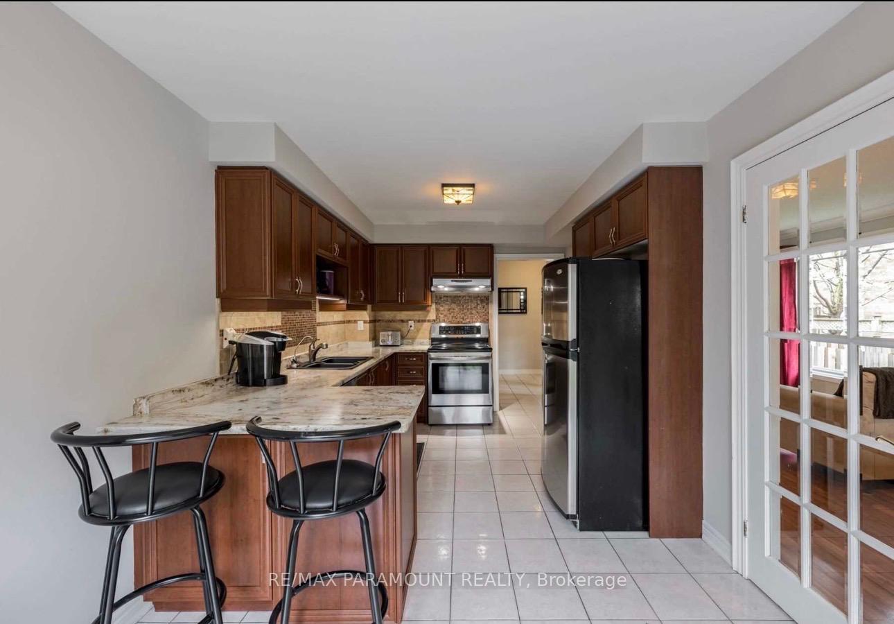 Photo 4 of 26 Ural Circle, Brampton, Sandringham-Wellington — HOMEH