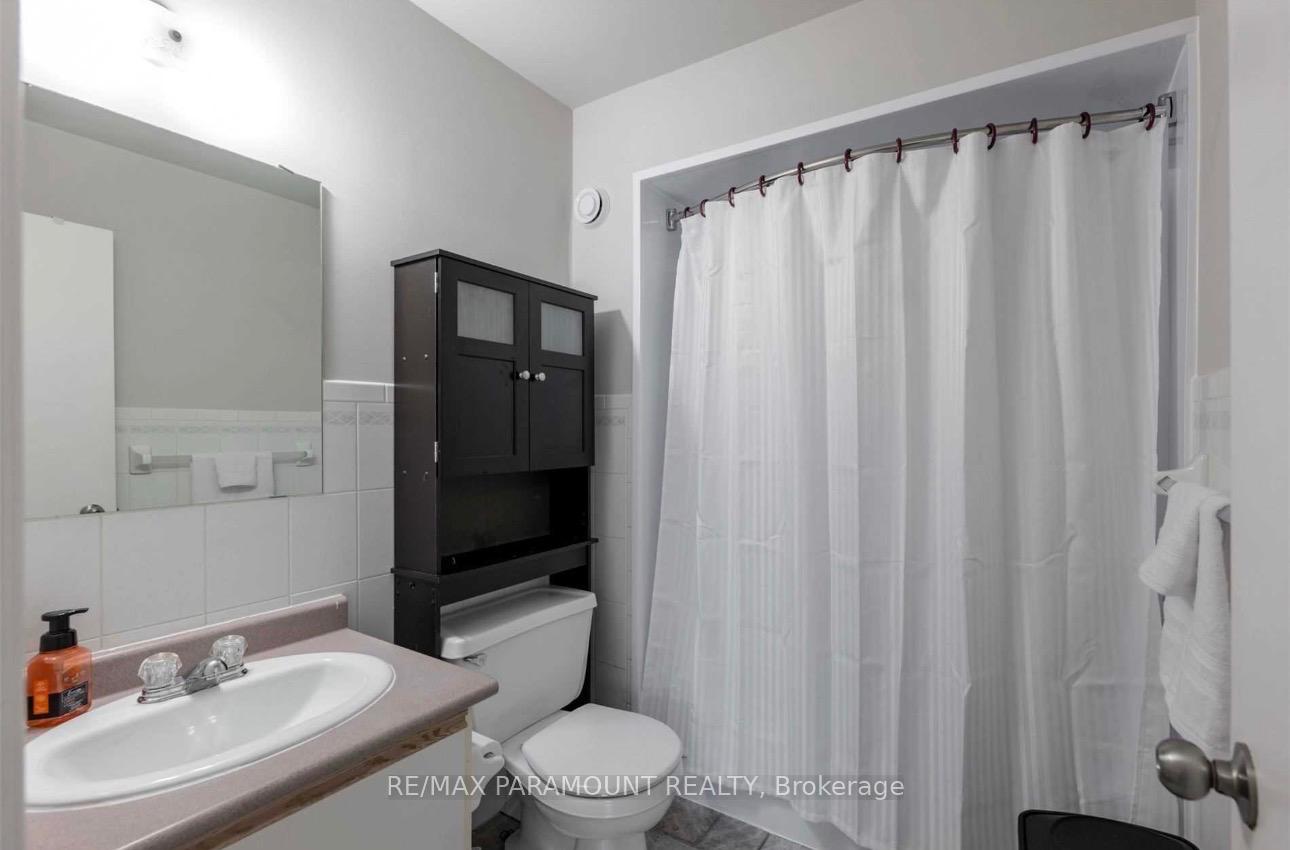 Photo 10 of 26 Ural Circle, Brampton, Sandringham-Wellington — HOMEH