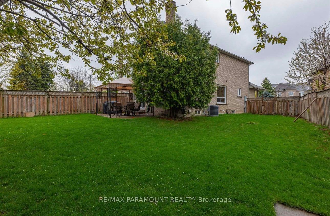 Photo 15 of 26 Ural Circle, Brampton, Sandringham-Wellington — HOMEH