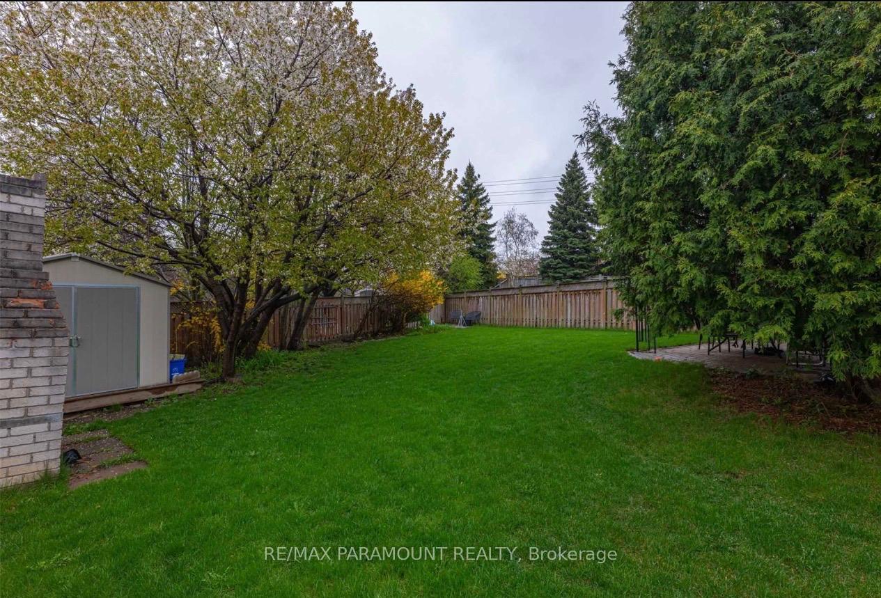 Photo 16 of 26 Ural Circle, Brampton, Sandringham-Wellington — HOMEH