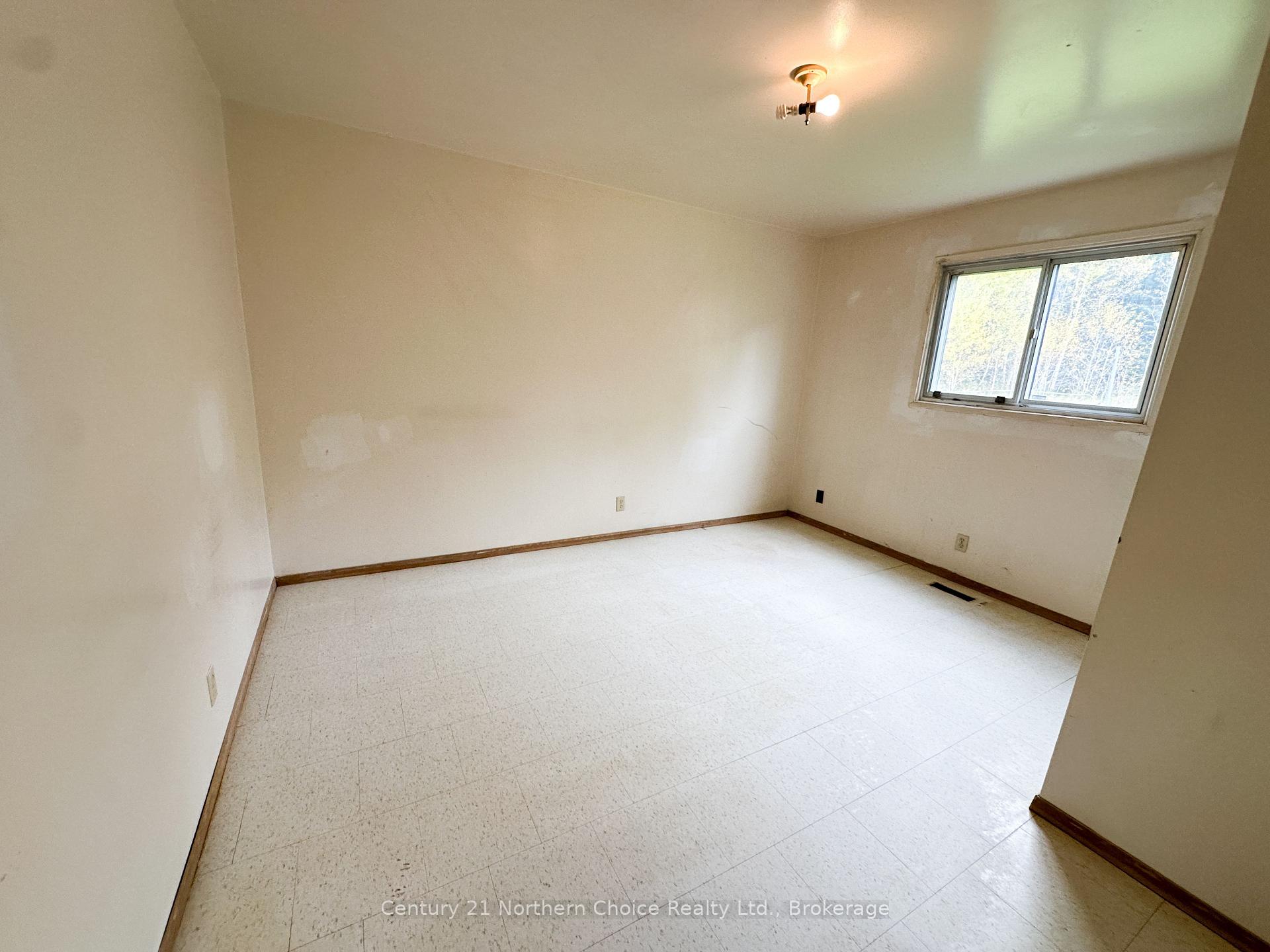 Photo 33 of 46/48 Birch Drive, Ear Falls — HOMEH