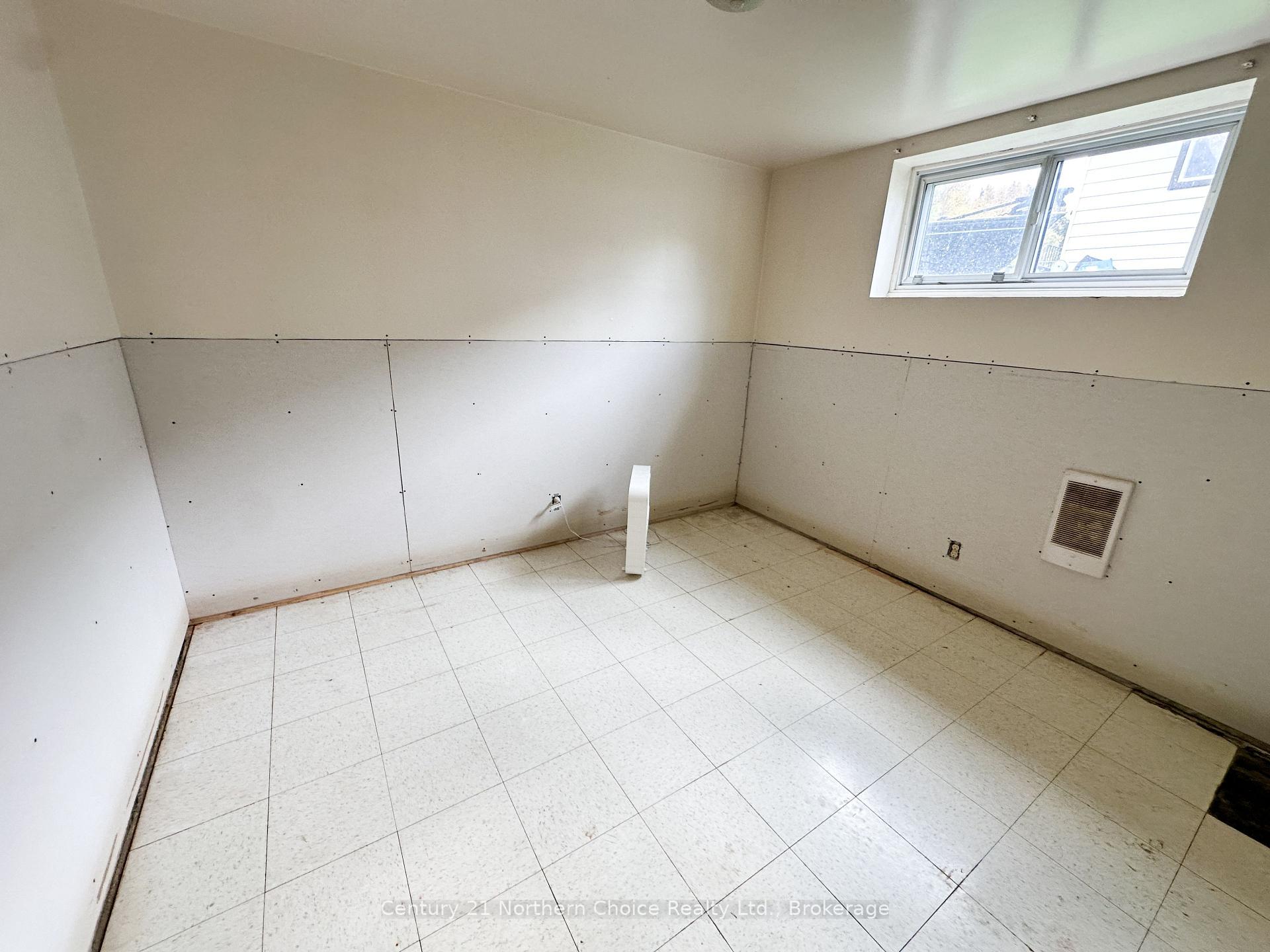Photo 35 of 46/48 Birch Drive, Ear Falls — HOMEH