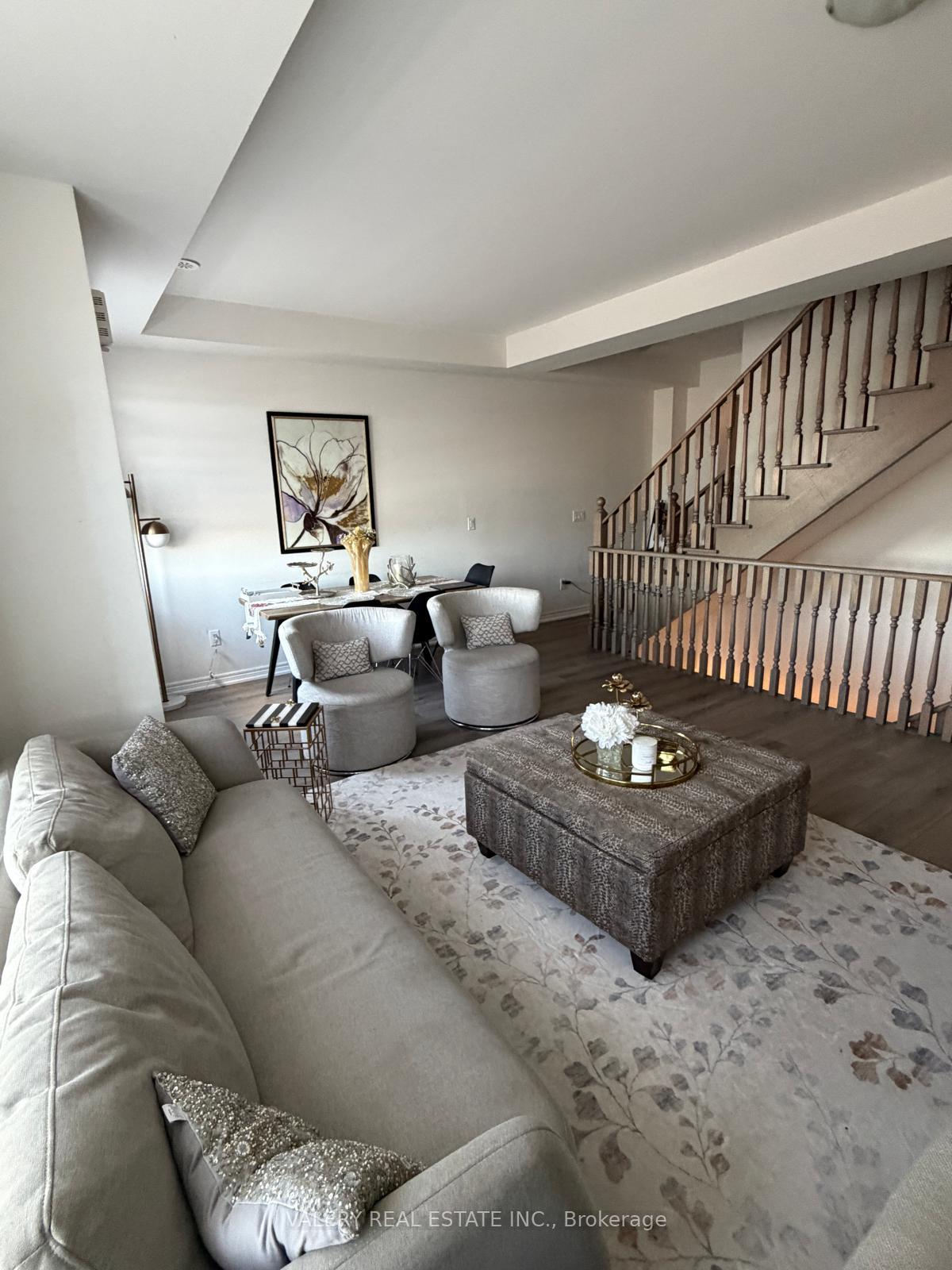 Photo 3 of 517 Dundas Street E, Oakville, Joshua Meadows — HOMEH