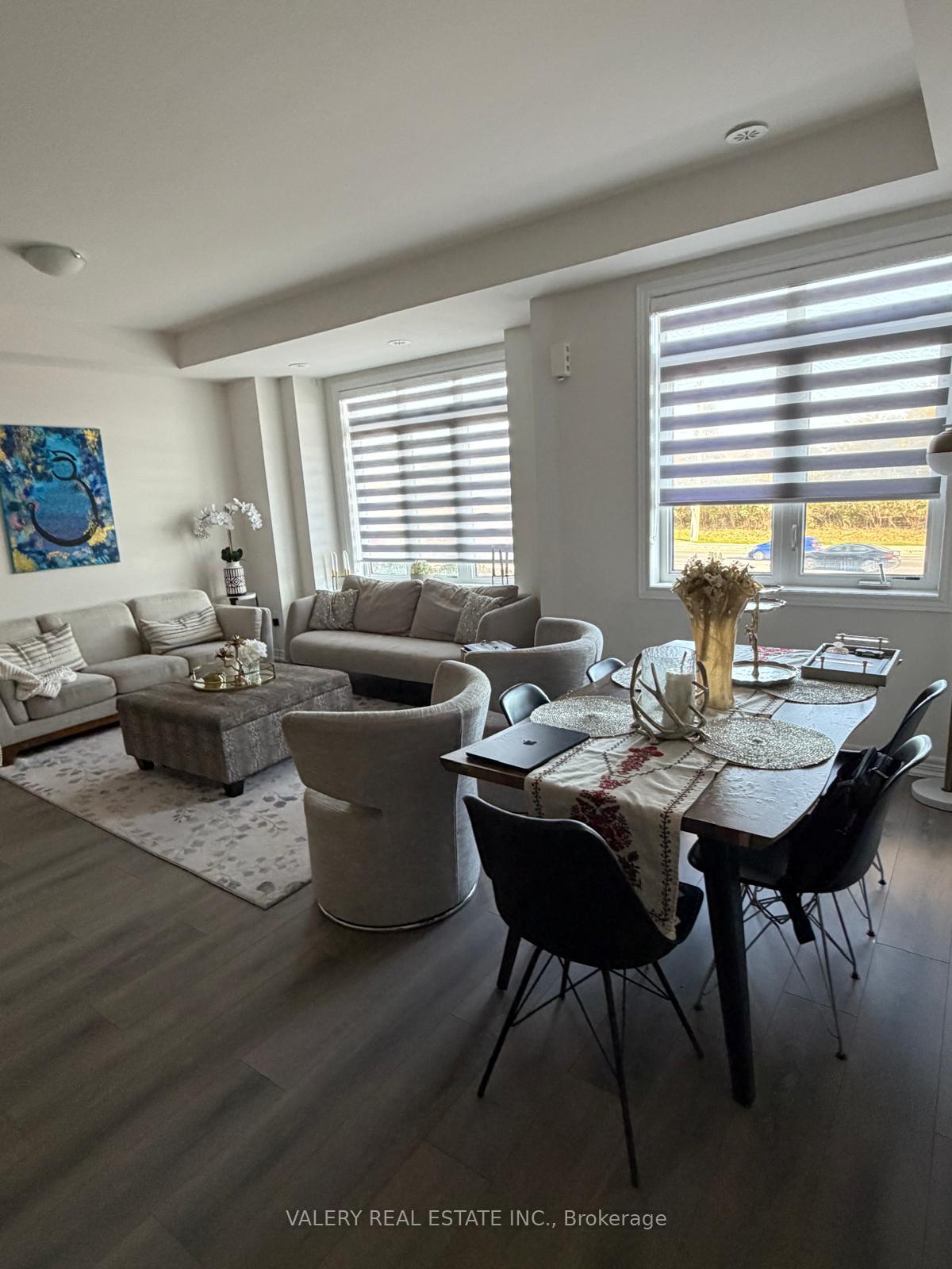 Photo 4 of 517 Dundas Street E, Oakville, Joshua Meadows — HOMEH
