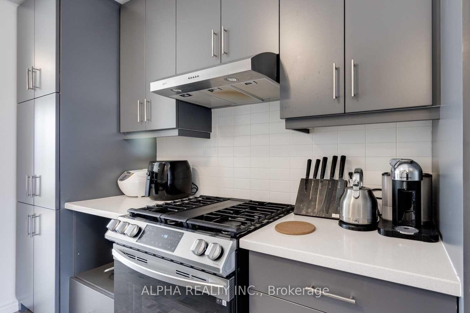 Photo 11 of Unit 21, 348 Wheat Boom Drive, Oakville, Joshua Meadows — HOMEH