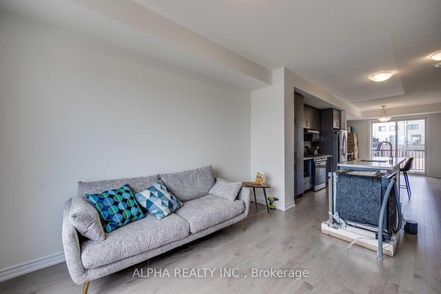 Photo 12 of Unit 21, 348 Wheat Boom Drive, Oakville, Joshua Meadows — HOMEH
