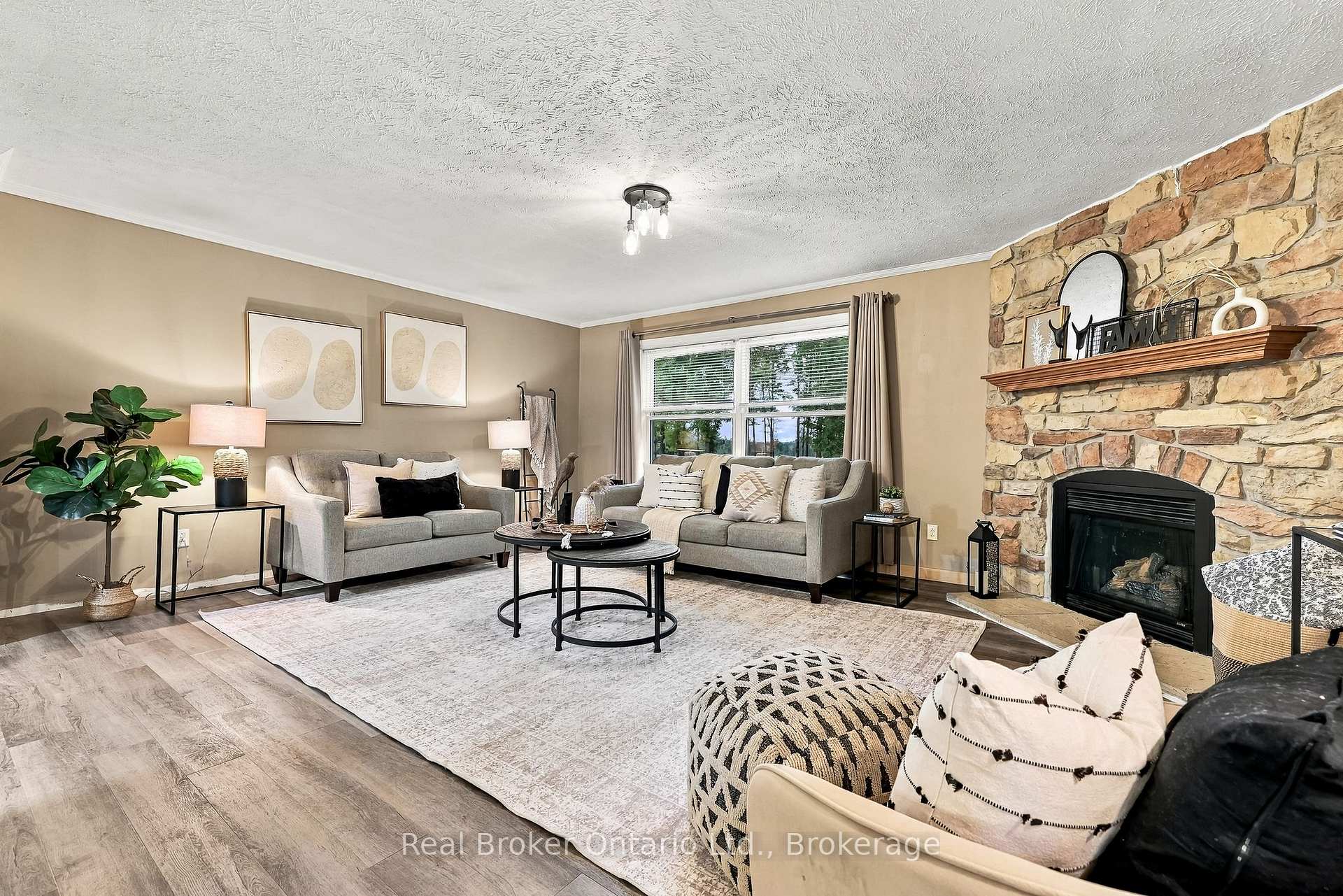 Photo 10 of 502 Pontypool Road, Kawartha Lakes, Manvers — HOMEH