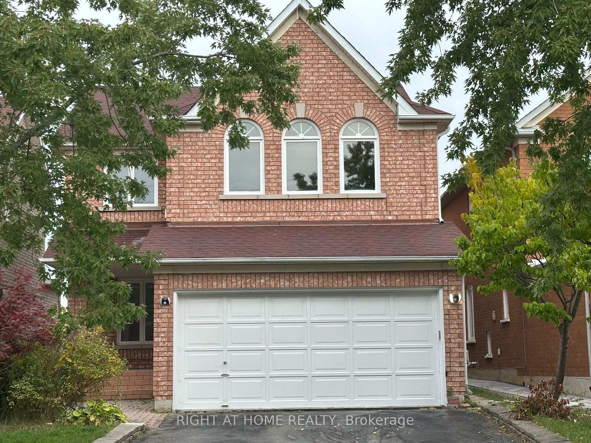 Photo of 186 Roxbury Street