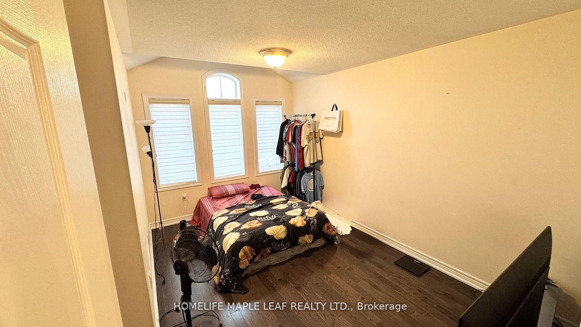 Photo 9 of 8 Ricardo Road, Brampton, Vales of Castlemore — HOMEH