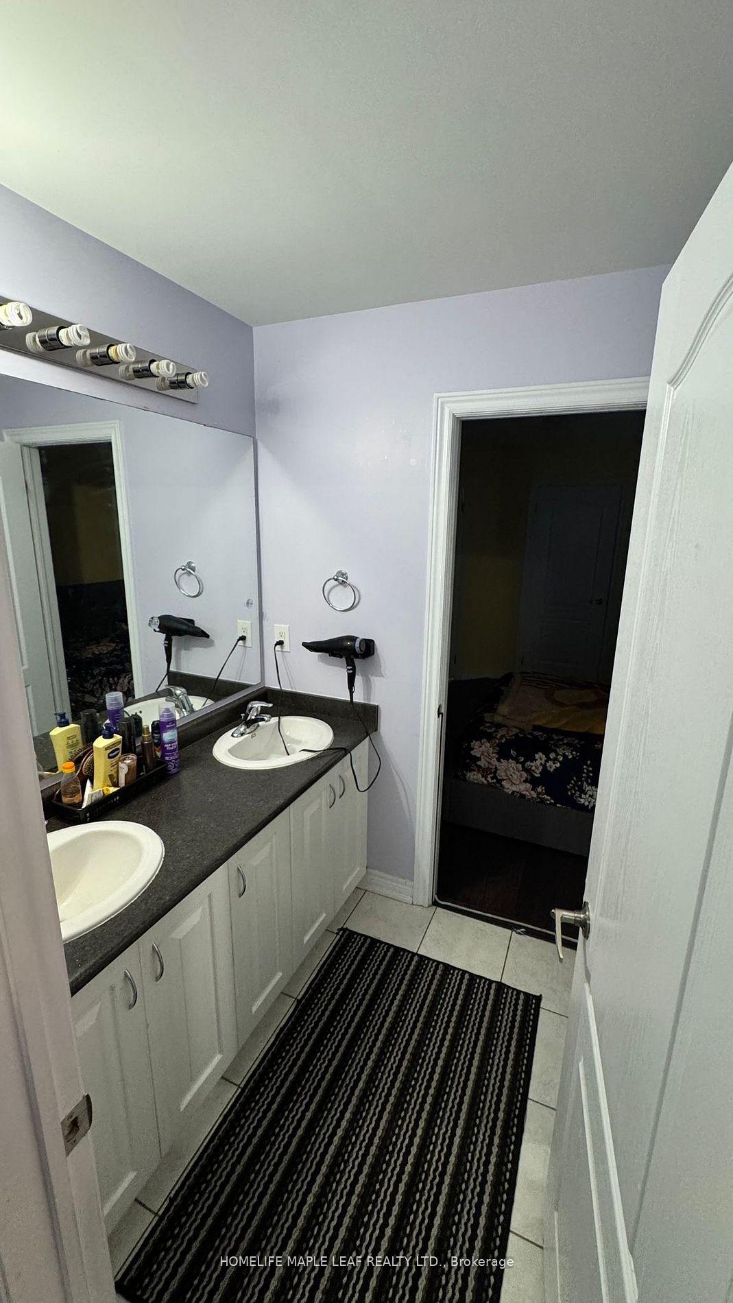 Photo 10 of 8 Ricardo Road, Brampton, Vales of Castlemore — HOMEH