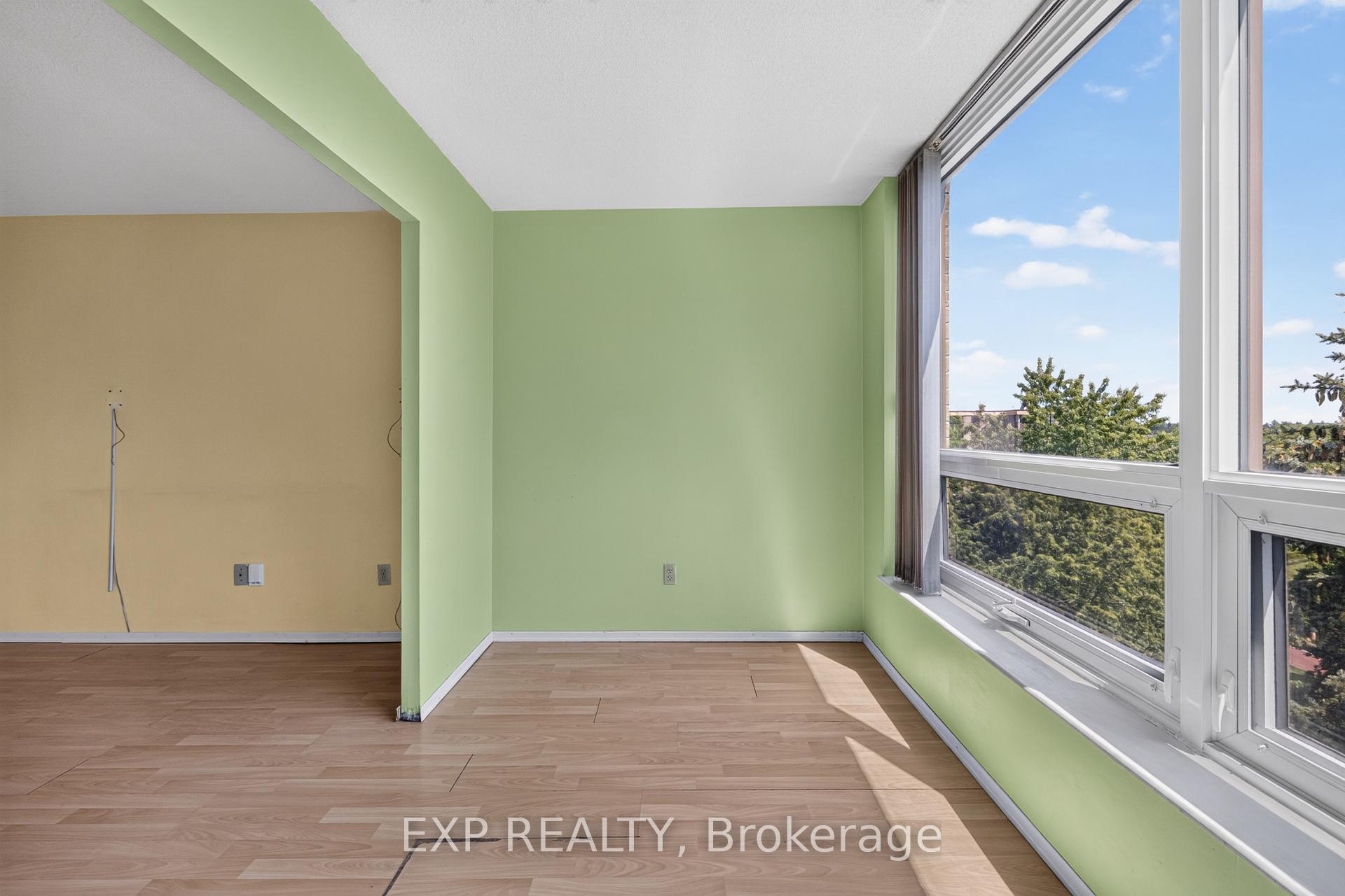 Photo 14 of Unit 716, 326 Major Mackenzie Drive E, Richmond Hill, Crosby — HOMEH