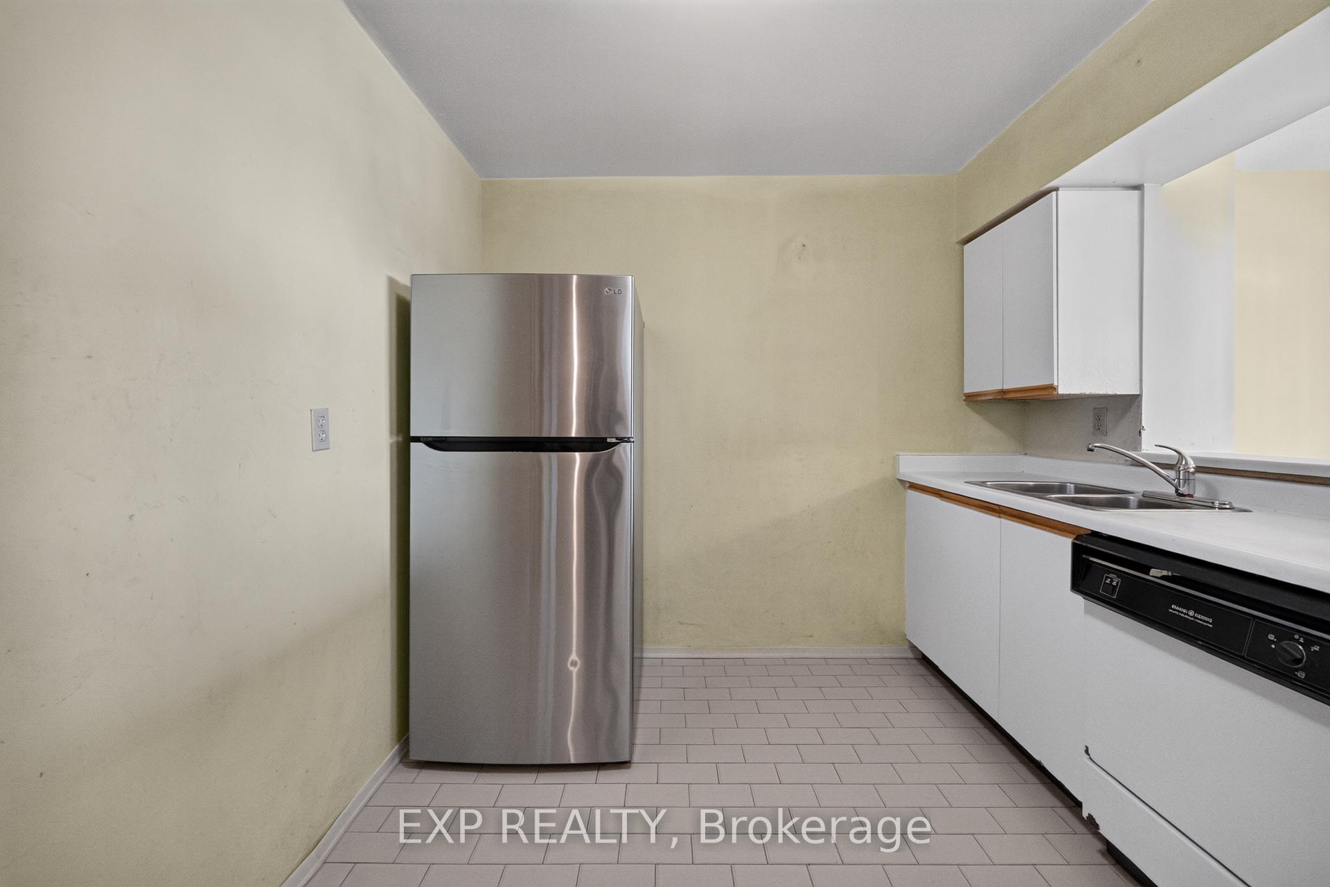 Photo 20 of Unit 716, 326 Major Mackenzie Drive E, Richmond Hill, Crosby — HOMEH