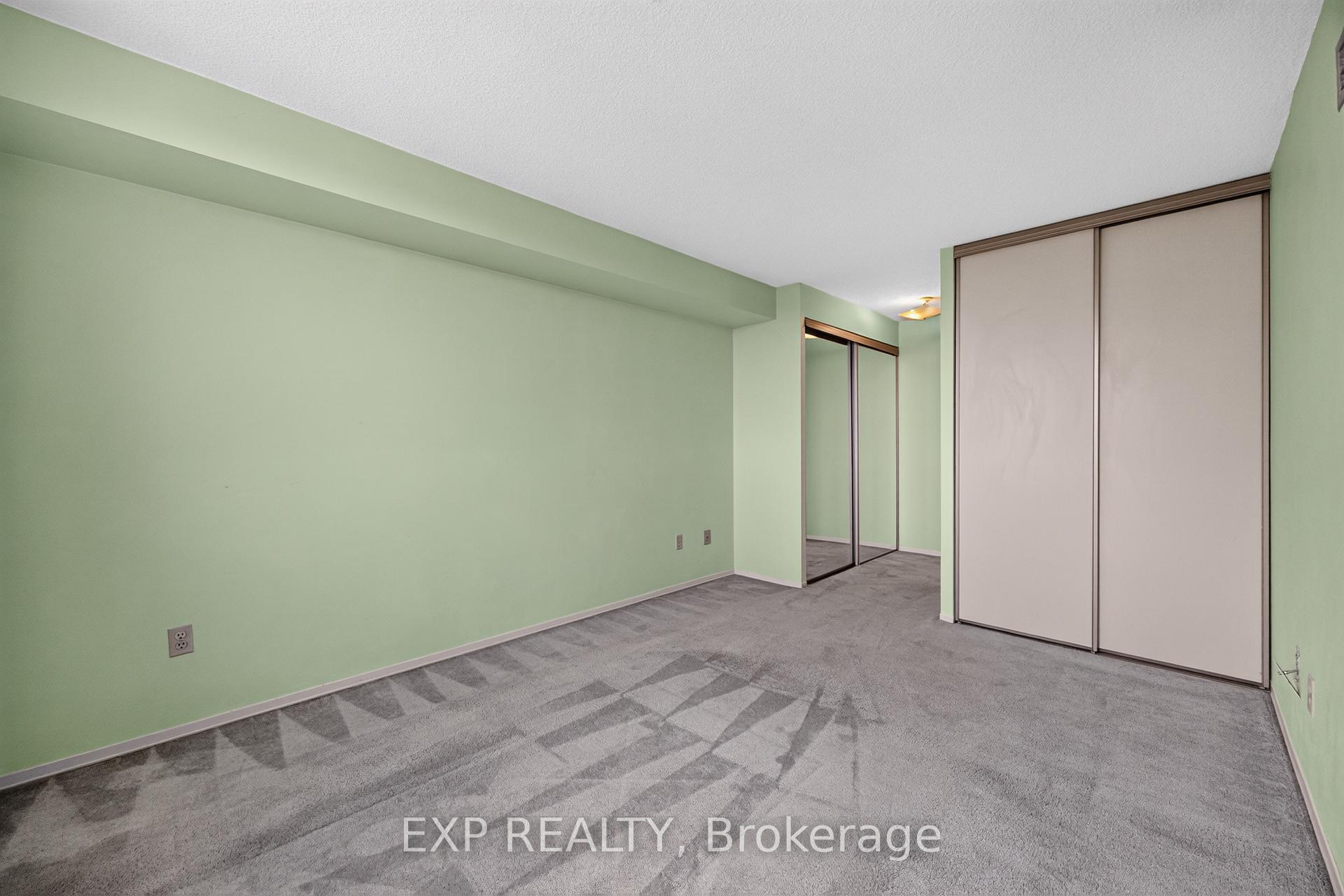Photo 23 of Unit 716, 326 Major Mackenzie Drive E, Richmond Hill, Crosby — HOMEH