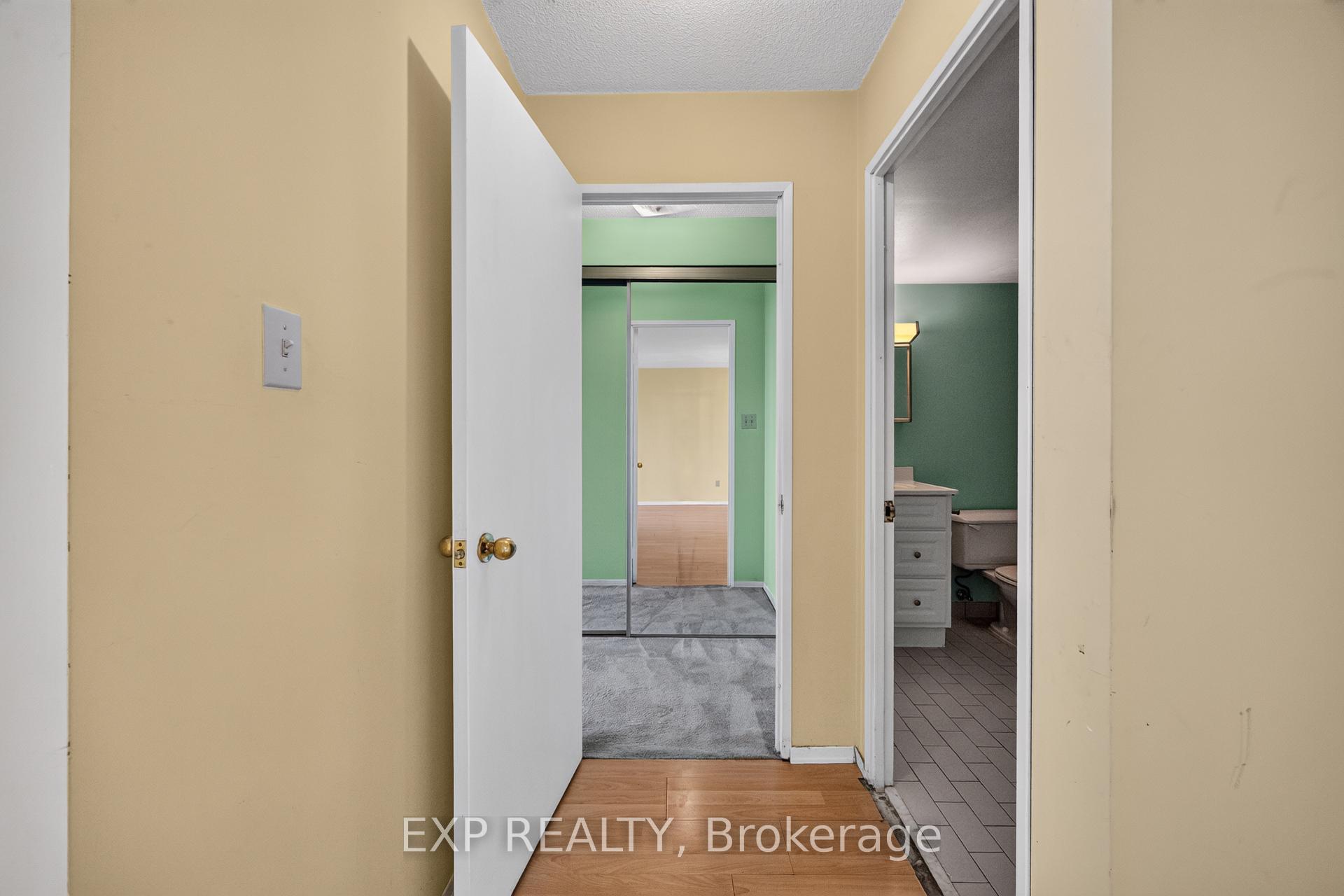 Photo 27 of Unit 716, 326 Major Mackenzie Drive E, Richmond Hill, Crosby — HOMEH