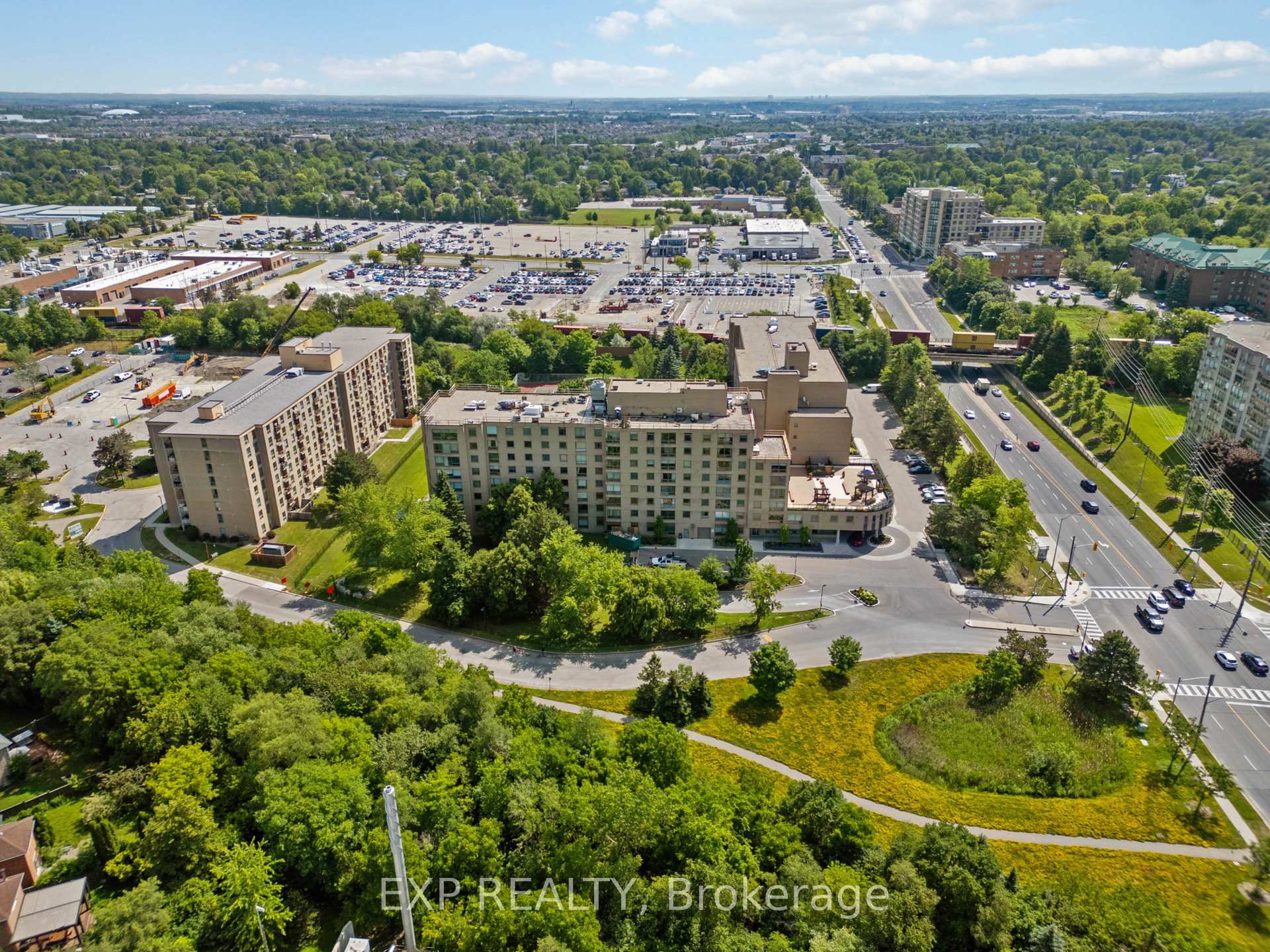 Photo 32 of Unit 716, 326 Major Mackenzie Drive E, Richmond Hill, Crosby — HOMEH