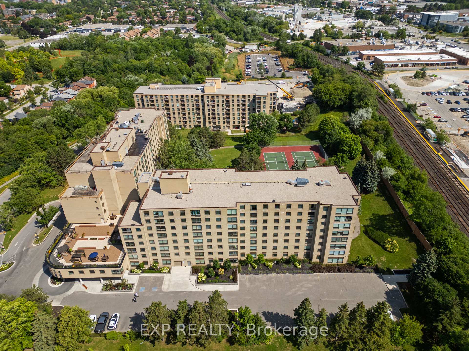 Photo 35 of Unit 716, 326 Major Mackenzie Drive E, Richmond Hill, Crosby — HOMEH