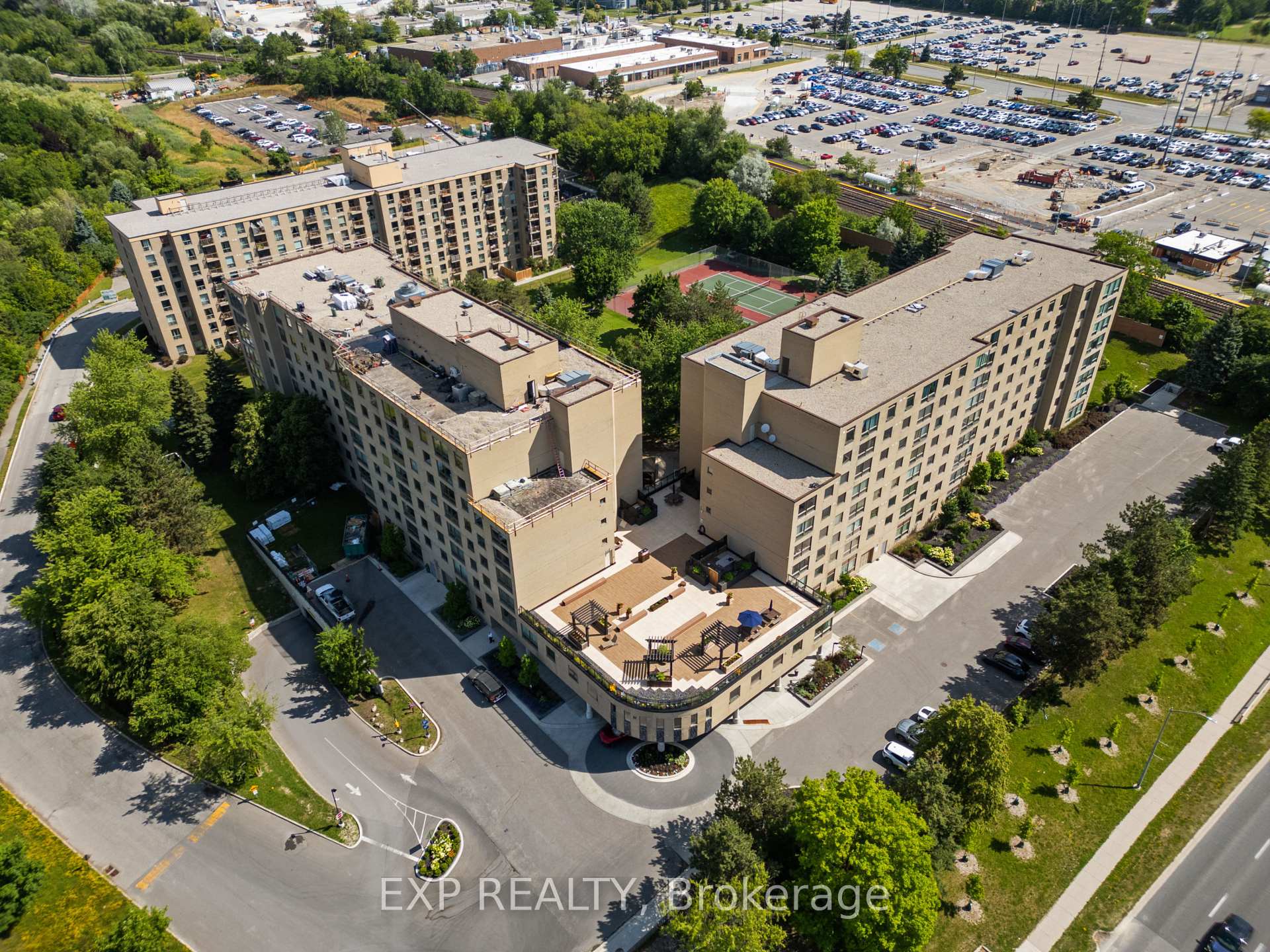 Photo 36 of Unit 716, 326 Major Mackenzie Drive E, Richmond Hill, Crosby — HOMEH