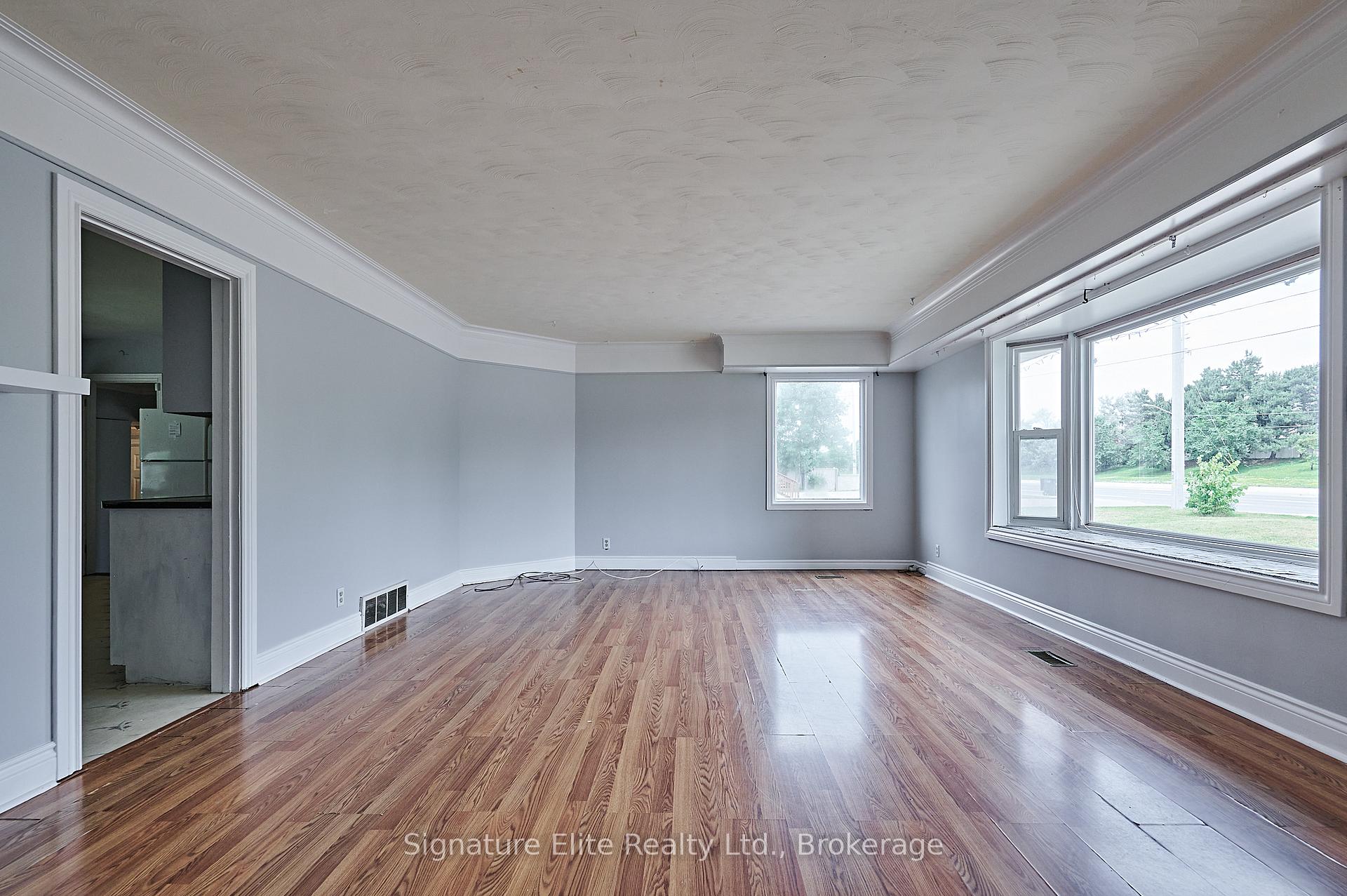 Photo 3 of Unit Unit 1, 9408 Chinguacousy Road, Brampton, Credit Valley — HOMEH