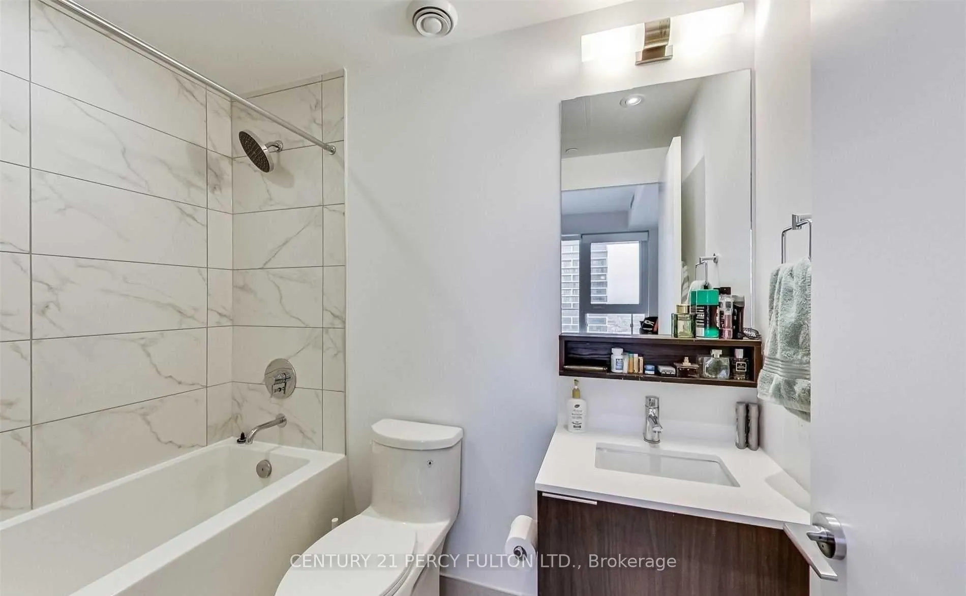 Photo 13 of Unit 5708, 898 Portage Parkway, Vaughan, Vaughan Corporate Centre — HOMEH