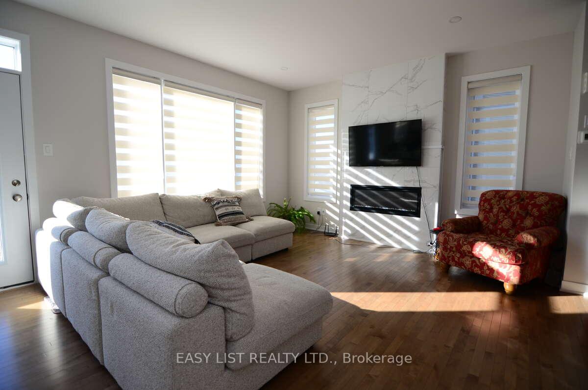 Photo 4 of 776 Eminence Street, Ottawa, Barrhaven - Half Moon Bay — HOMEH