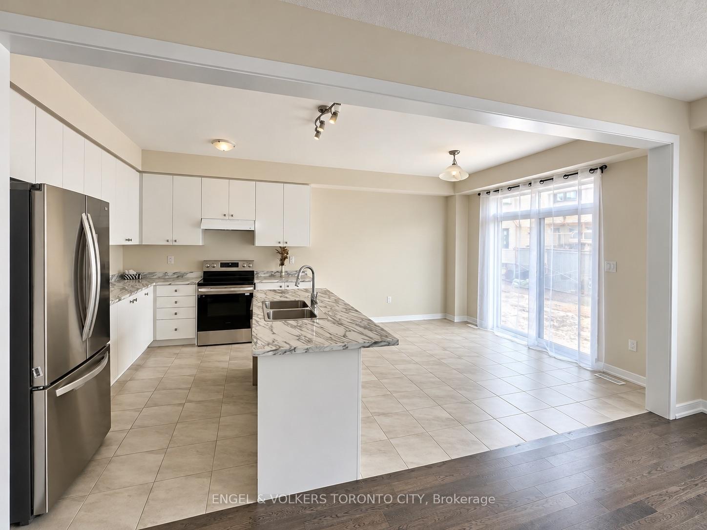 Photo 6 of 152 Lilac Circle, Haldimand — HOMEH