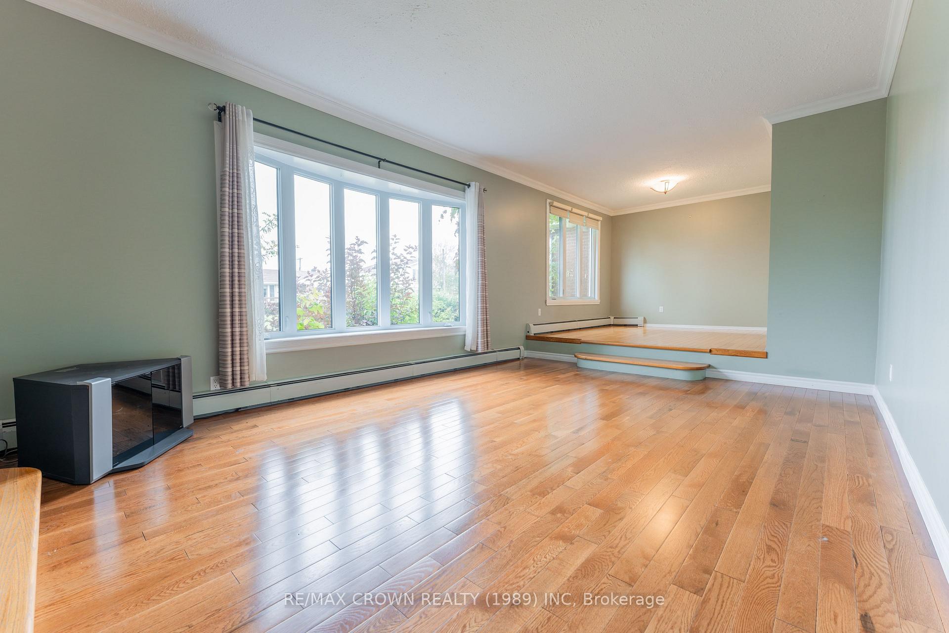 Photo 11 of 14 Kennedy Avenue, Kapuskasing — HOMEH