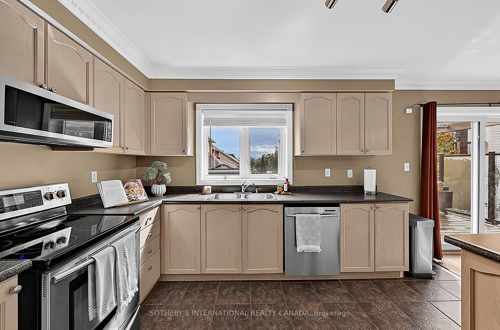 Photo 14 of 4 Brecken Drive, Georgina, Keswick South — HOMEH