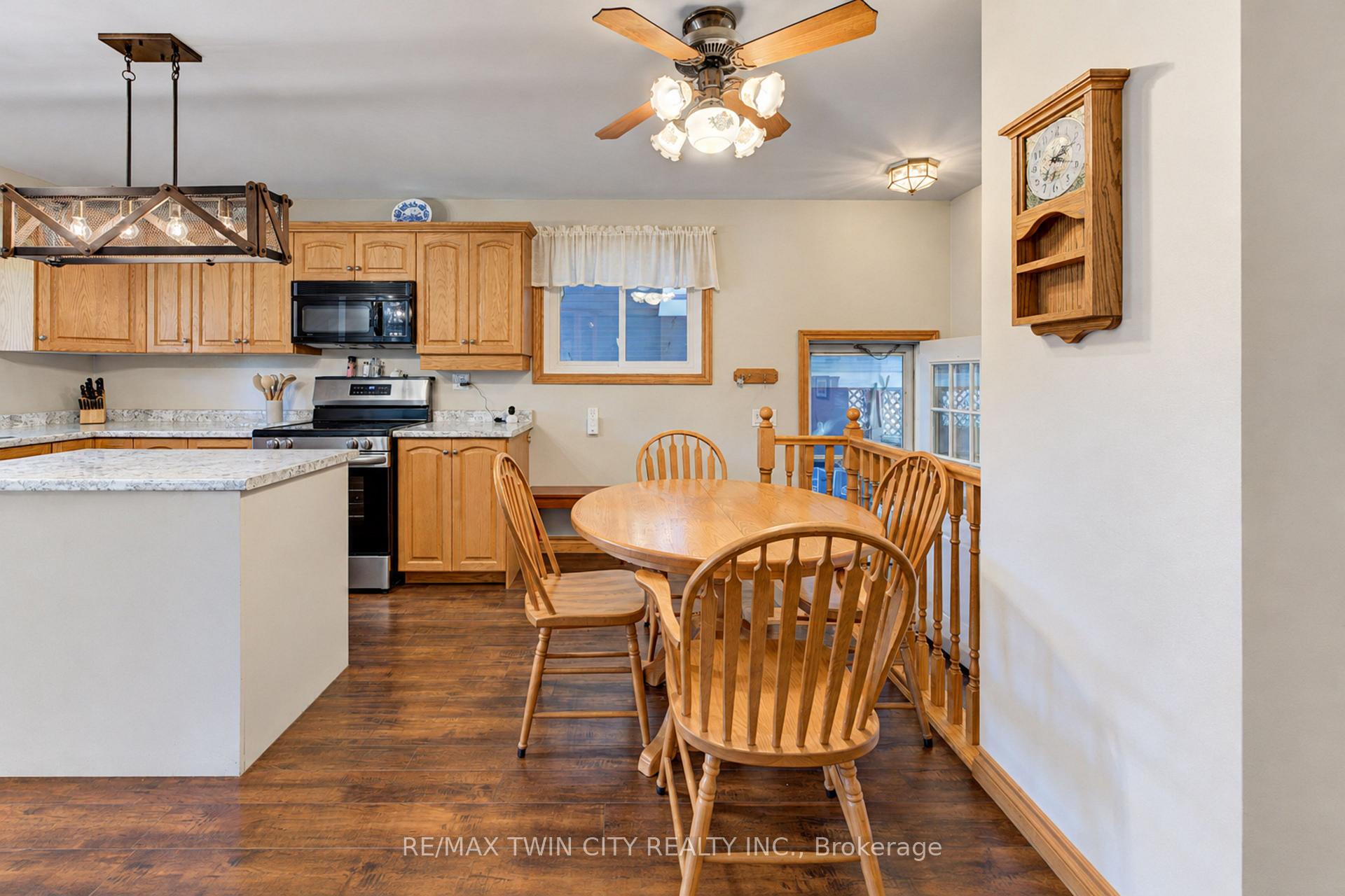 Photo 11 of 73 Belton Drive, Kitchener, Victoria Hills — HOMEH