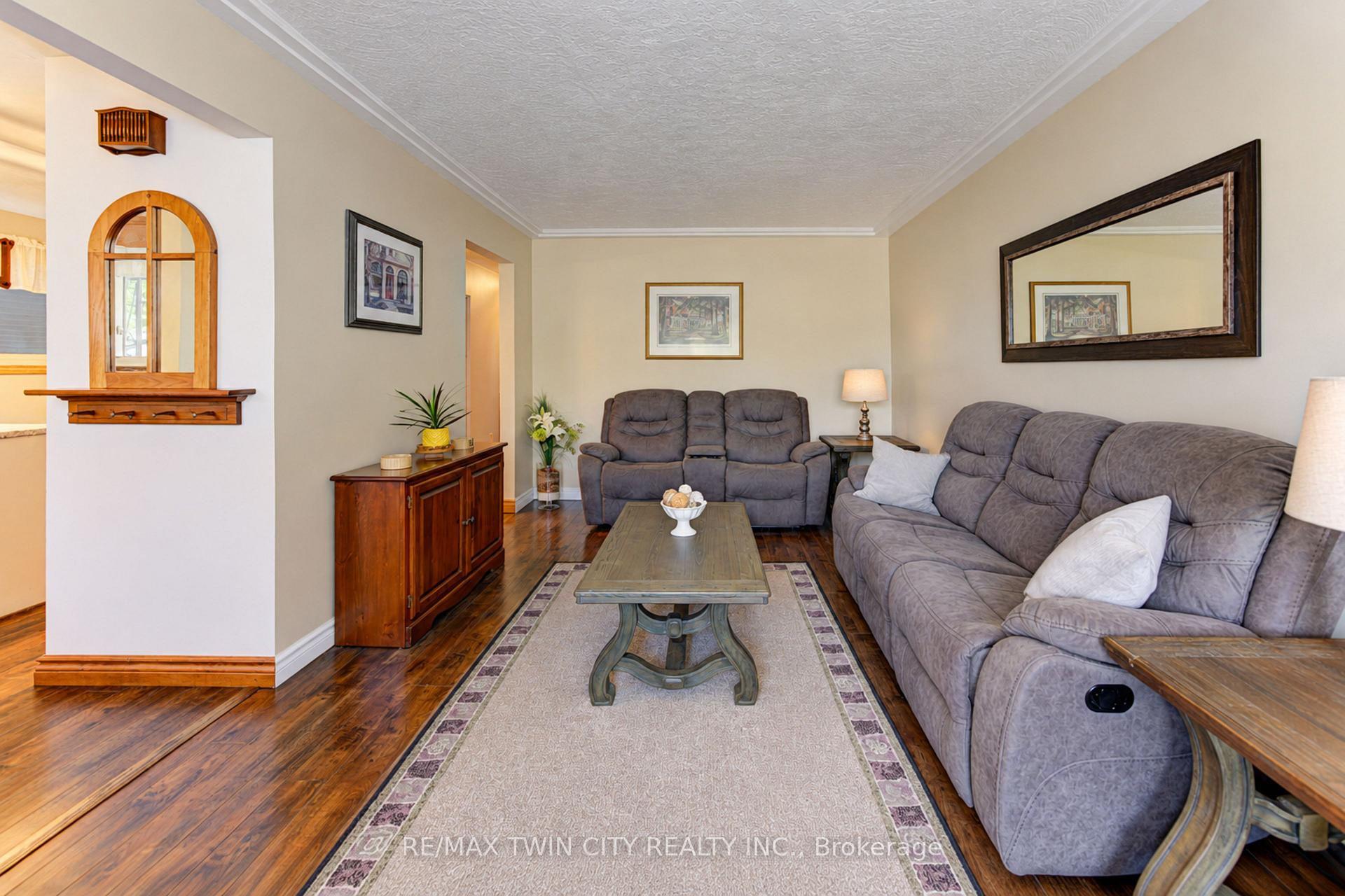 Photo 18 of 73 Belton Drive, Kitchener, Victoria Hills — HOMEH