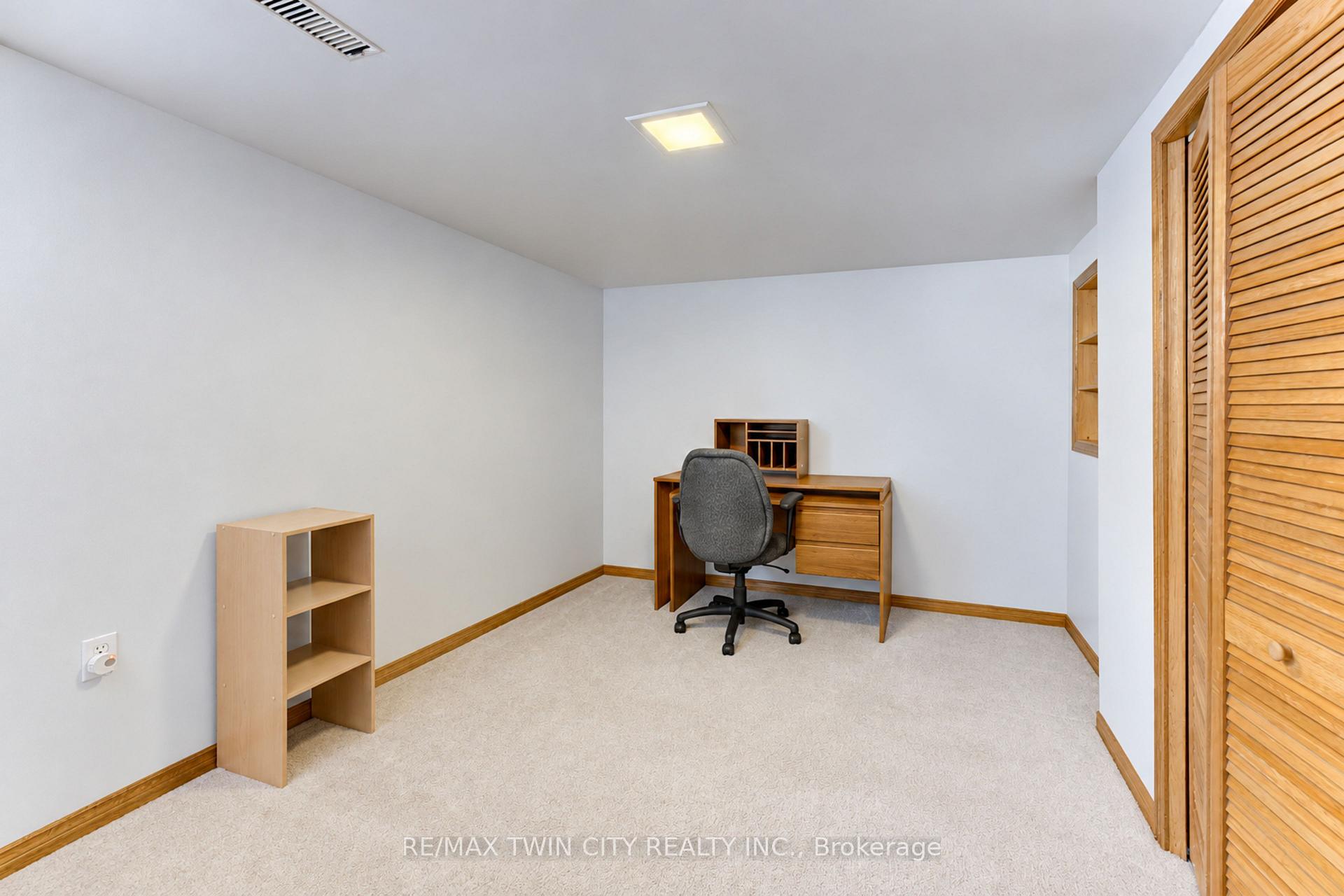 Photo 30 of 73 Belton Drive, Kitchener, Victoria Hills — HOMEH