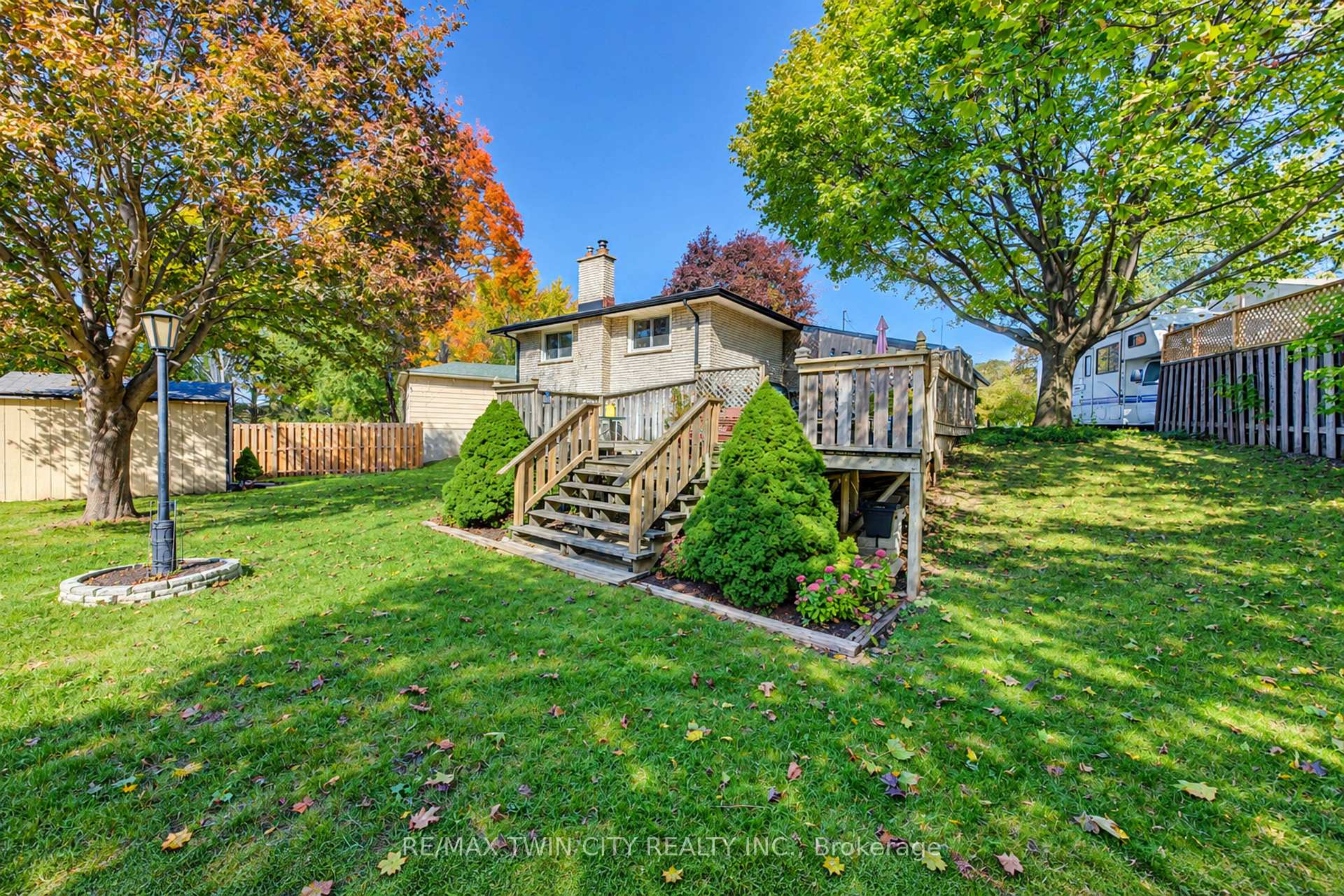 Photo 33 of 73 Belton Drive, Kitchener, Victoria Hills — HOMEH