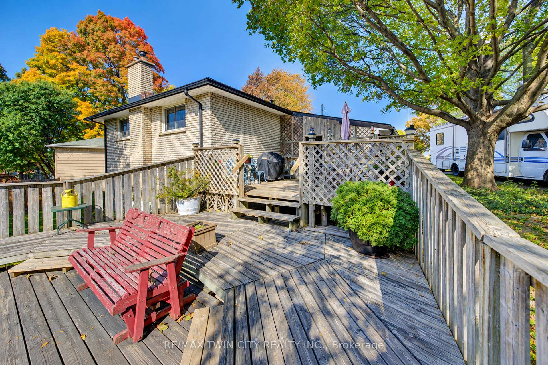 Photo 38 of 73 Belton Drive, Kitchener, Victoria Hills — HOMEH