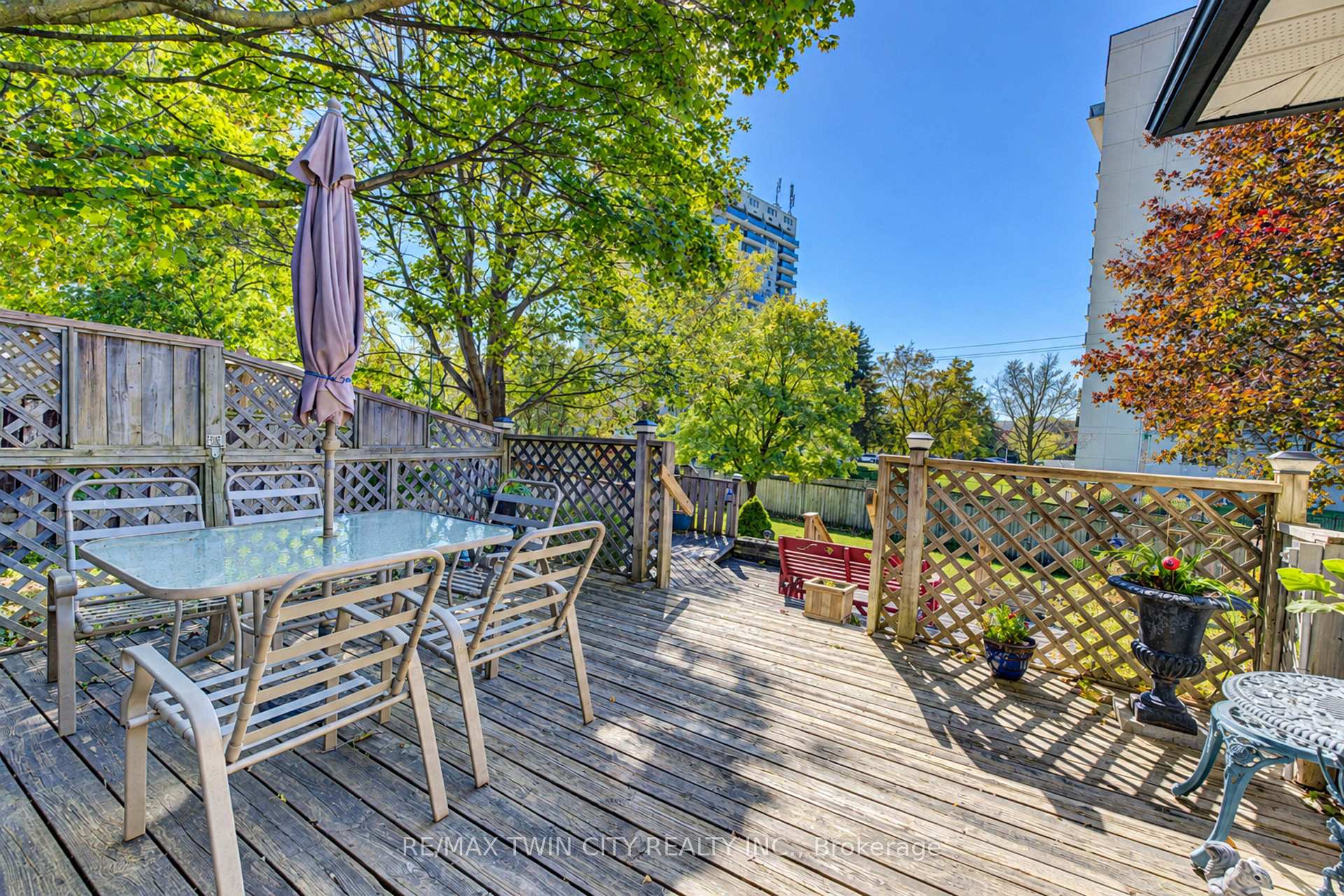 Photo 39 of 73 Belton Drive, Kitchener, Victoria Hills — HOMEH