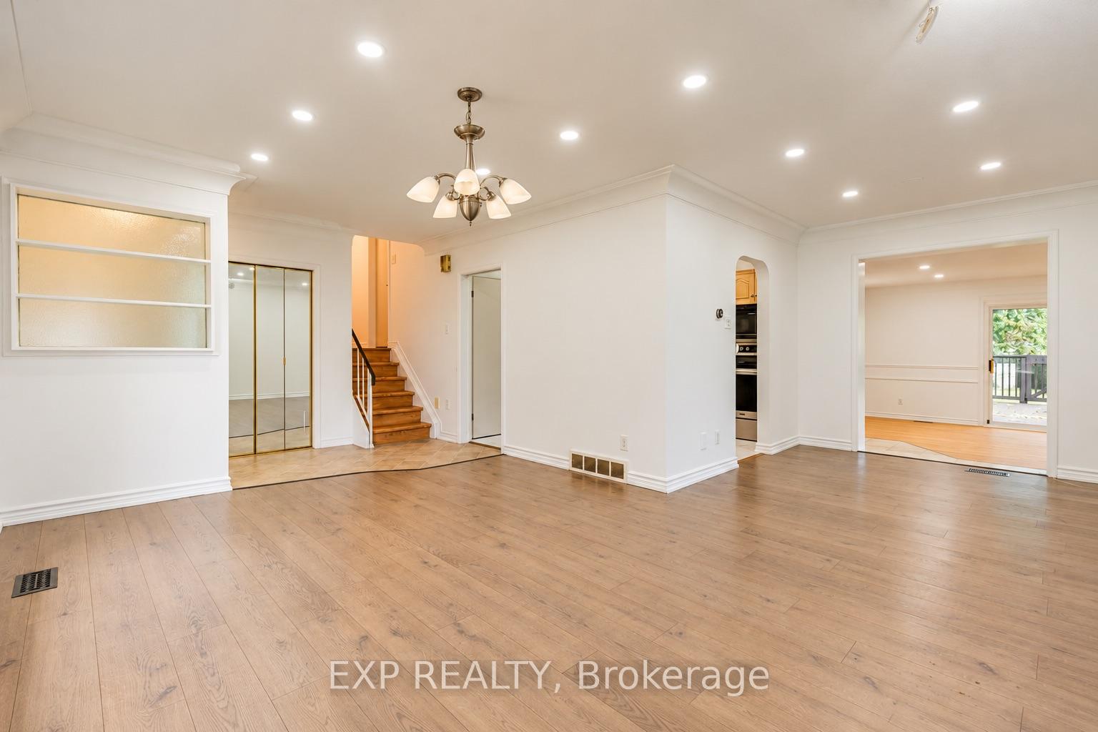 Photo 8 of 1085 Saint Laurent Drive, Sarnia — HOMEH