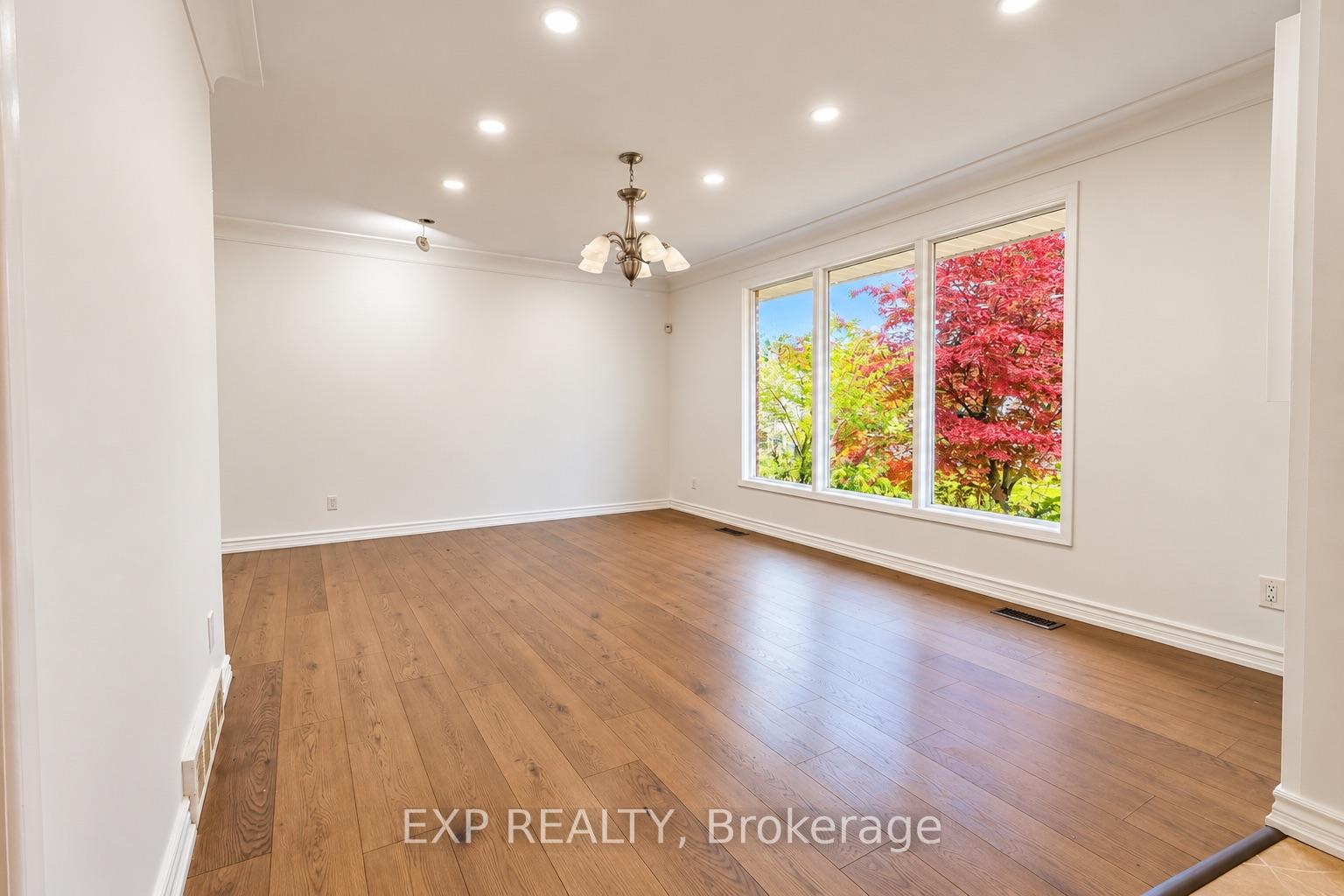 Photo 9 of 1085 Saint Laurent Drive, Sarnia — HOMEH